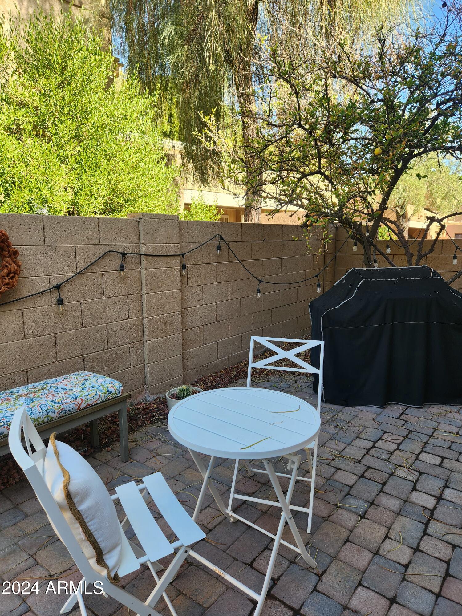 10422 N 11TH Place, 3