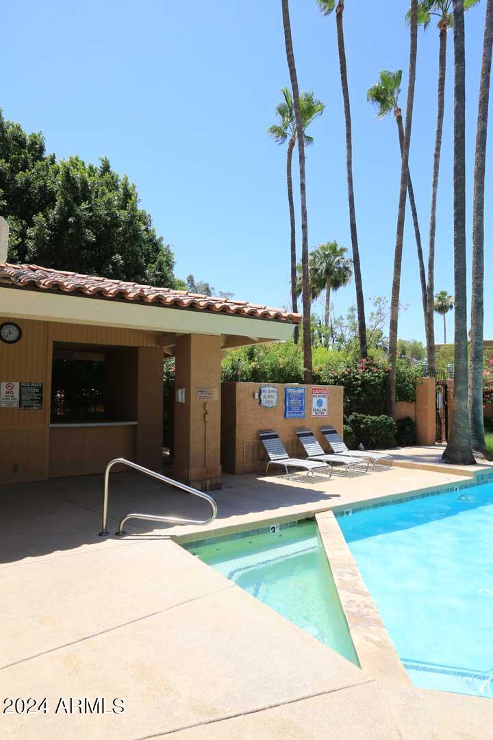 10422 N 11TH Place, 3