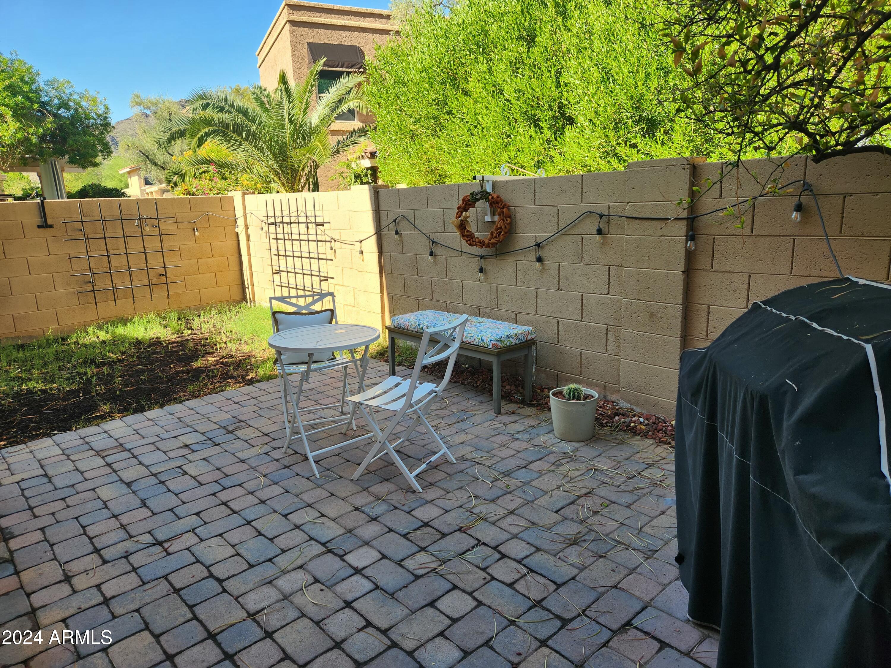 10422 N 11TH Place, 3