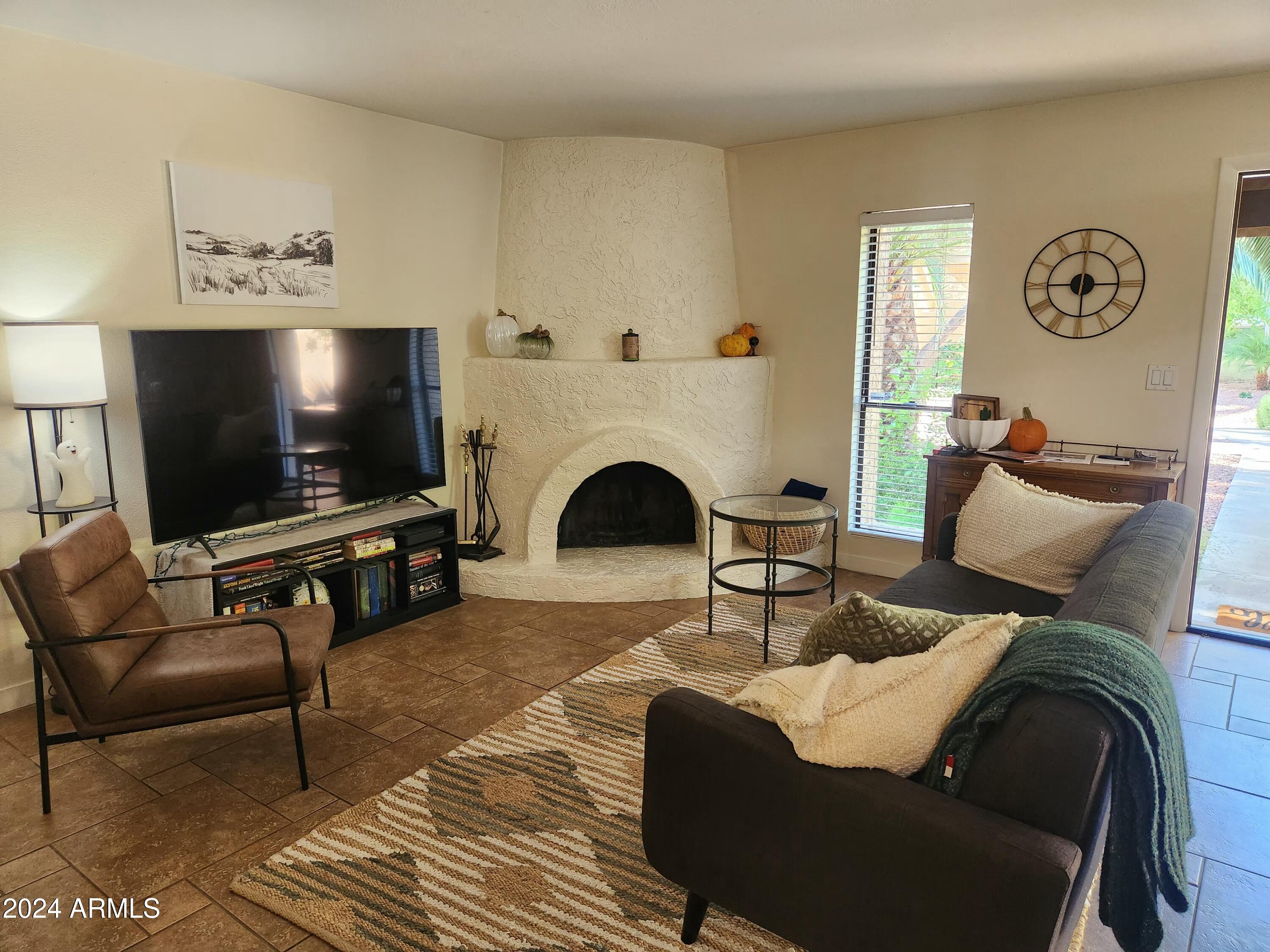 10422 N 11TH Place, 3