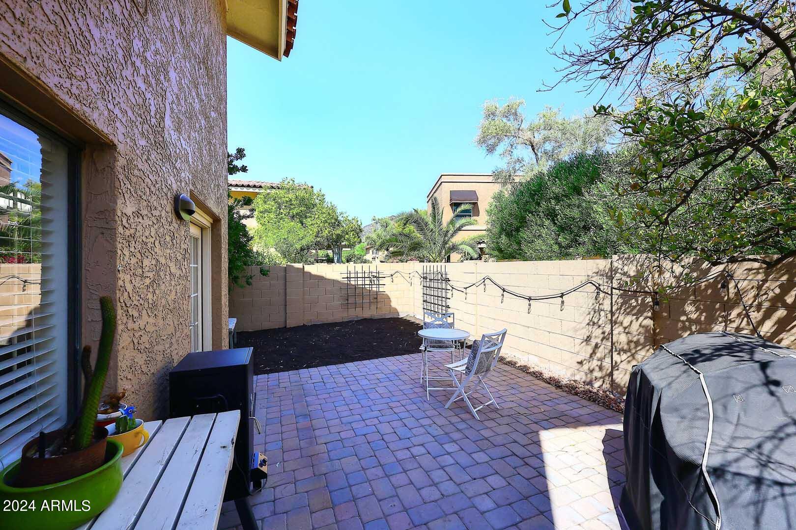 10422 N 11TH Place, 3