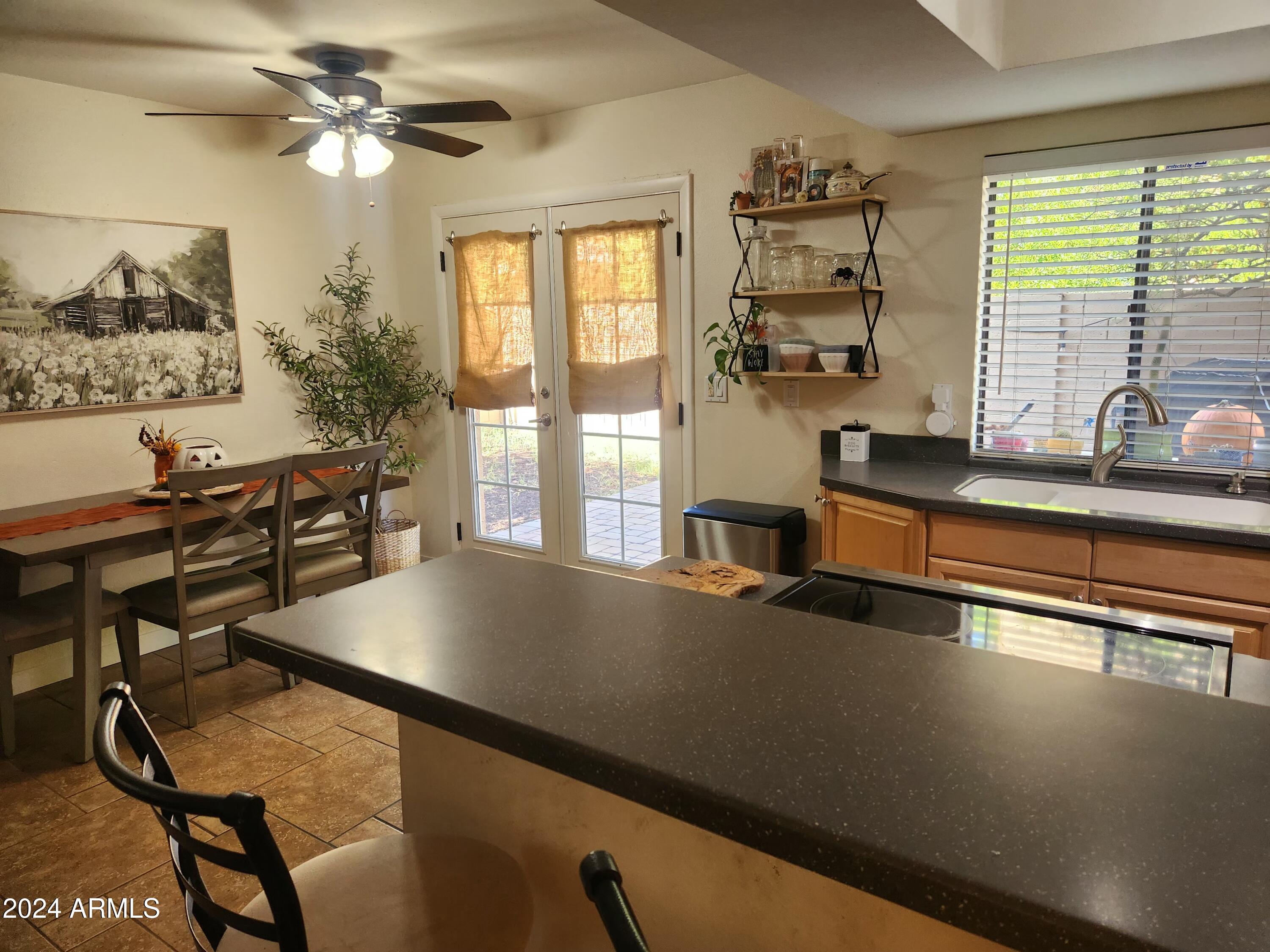 10422 N 11TH Place, 3