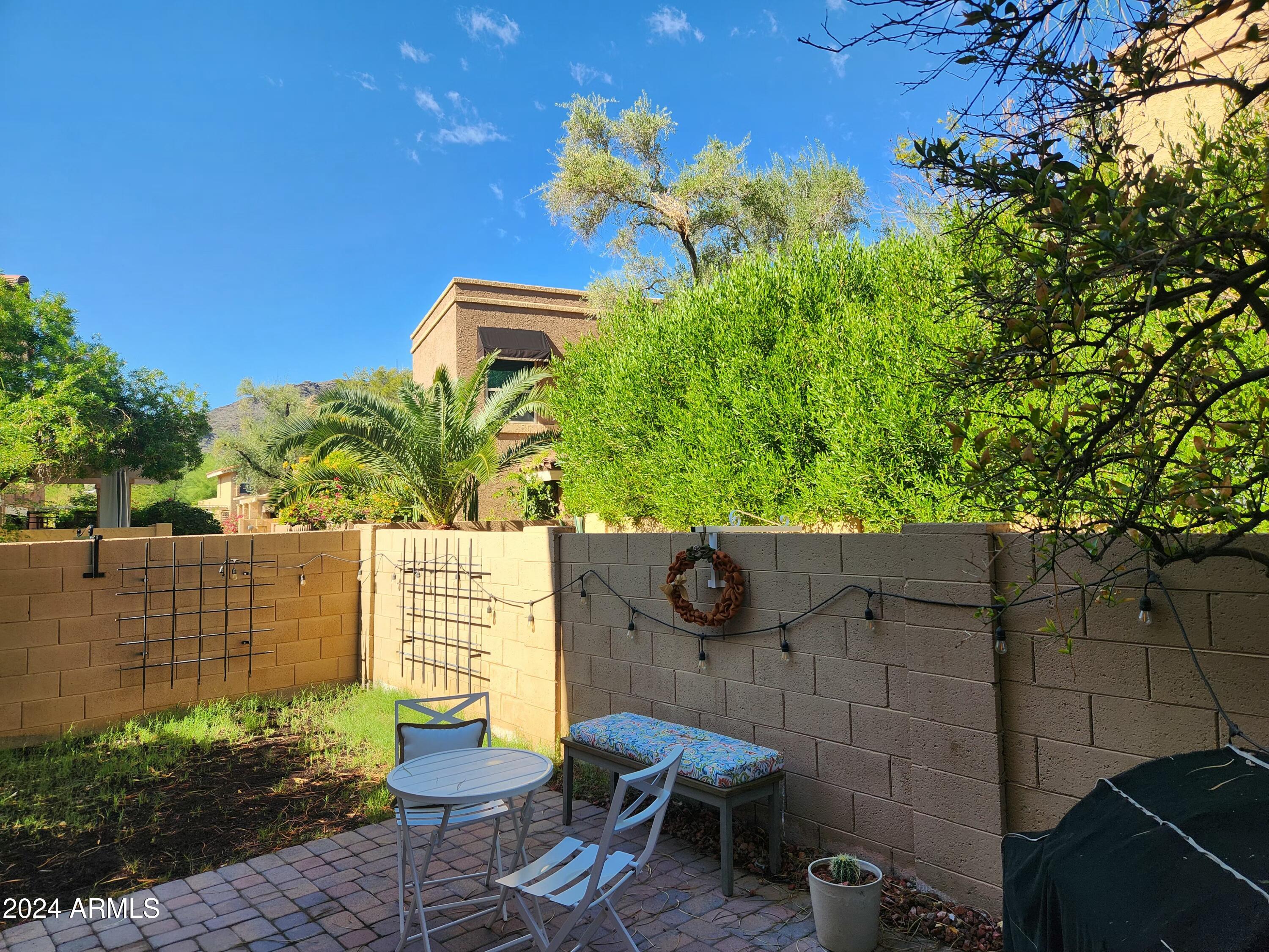 10422 N 11TH Place, 3