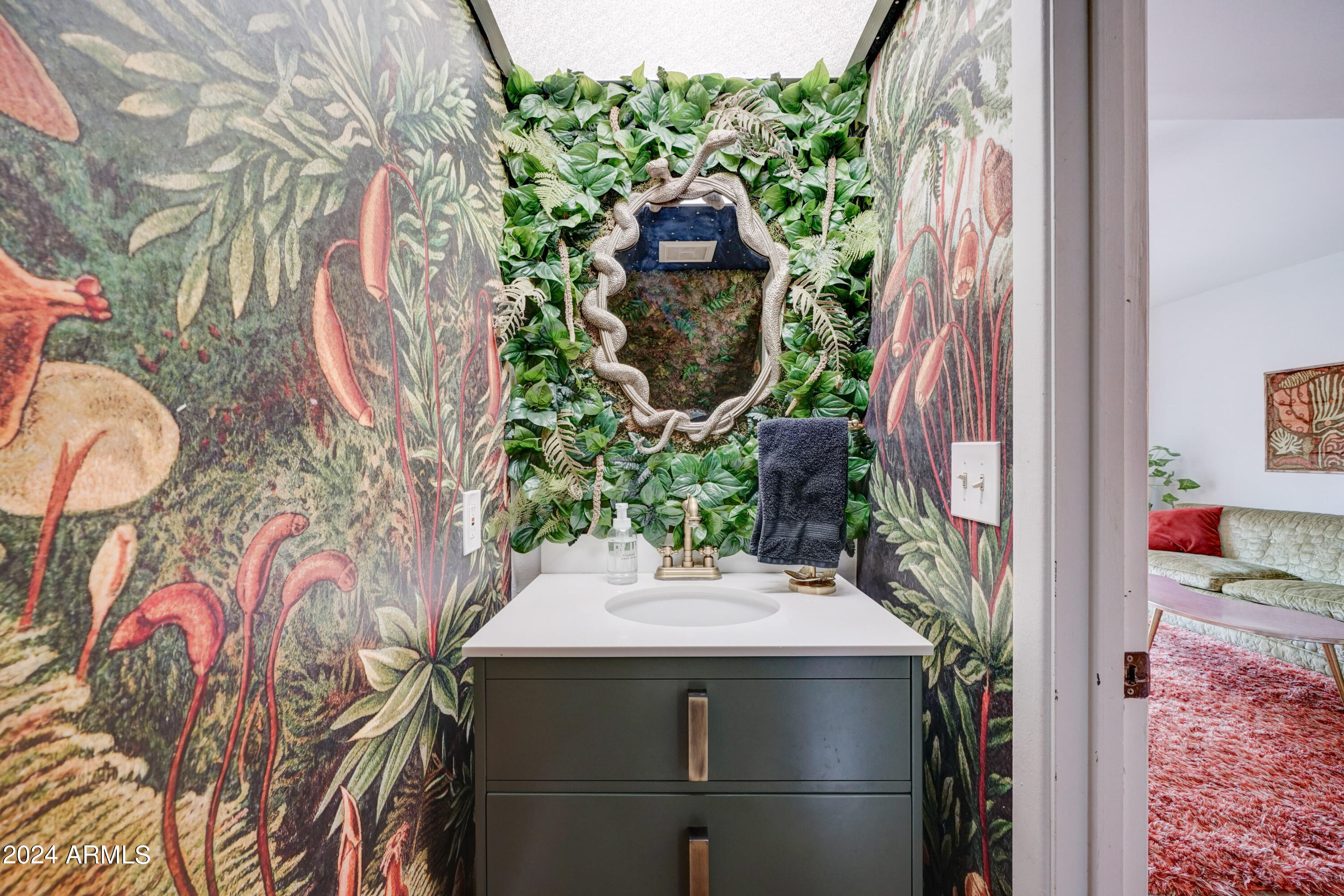 122 S Hardy Drive, 38