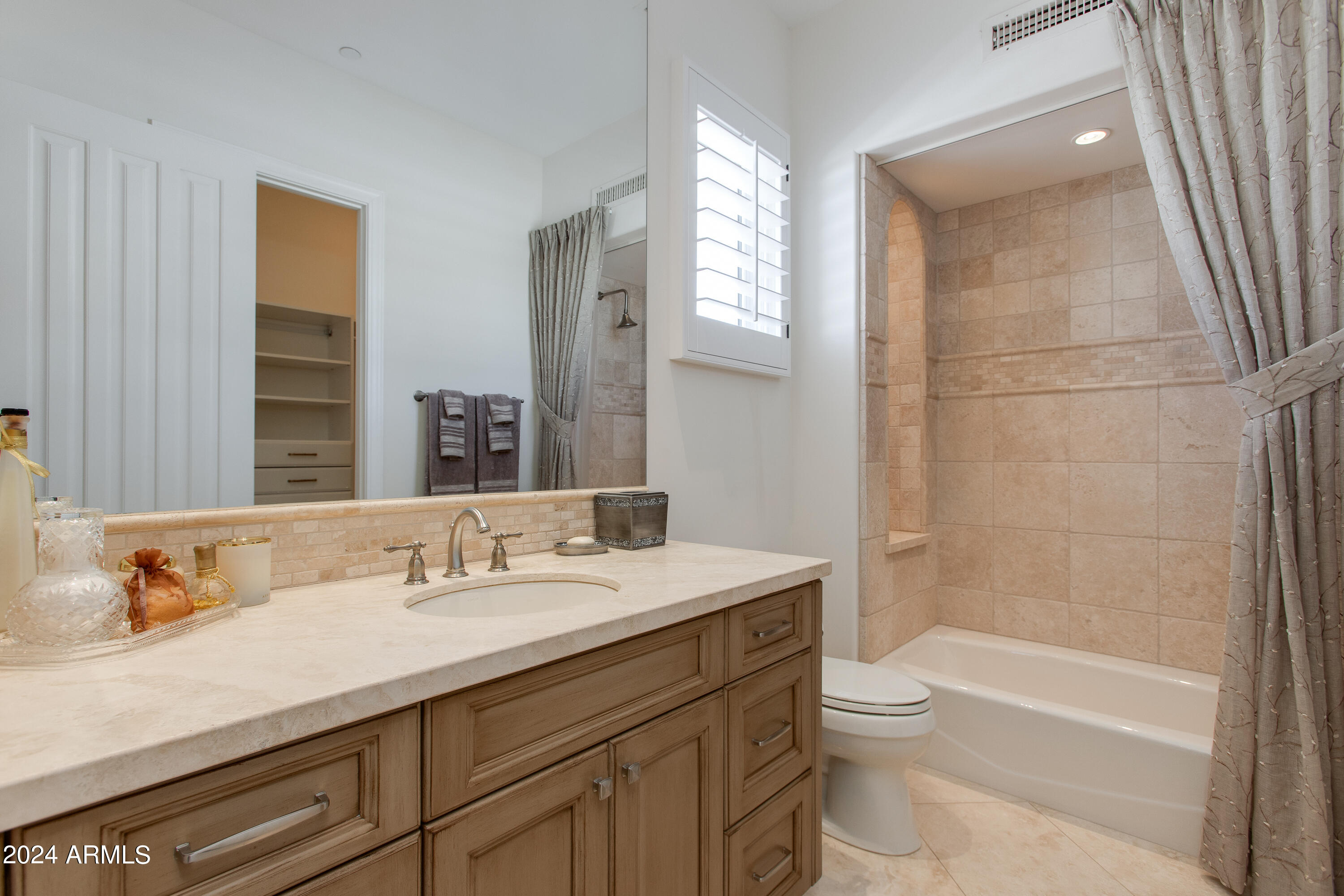 3905 E SIERRA VISTA Drive