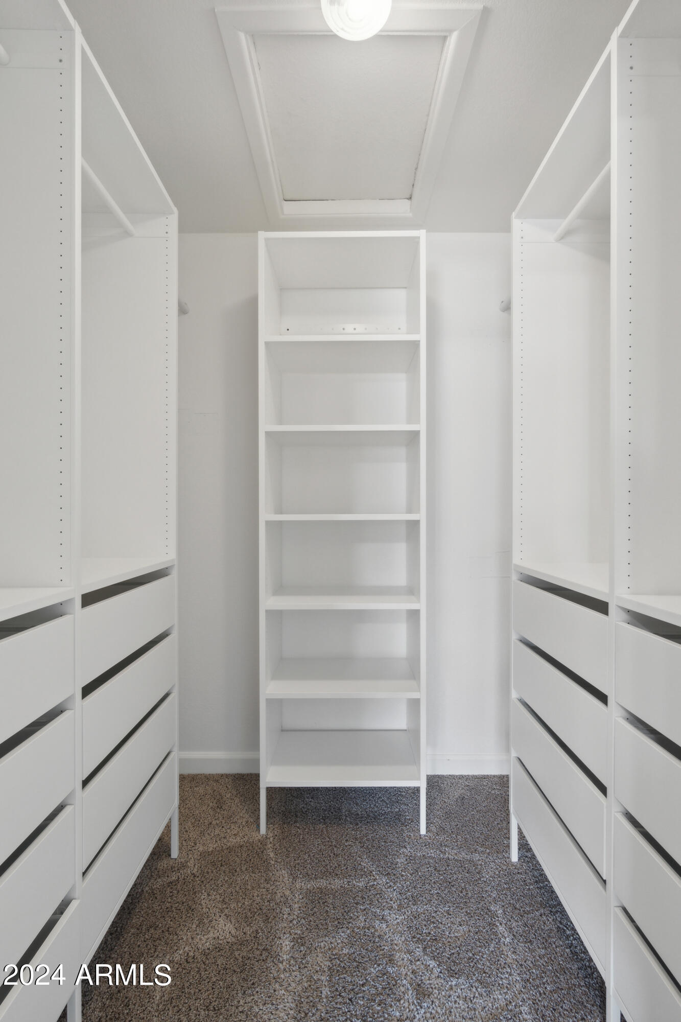 847 E HACKAMORE Street