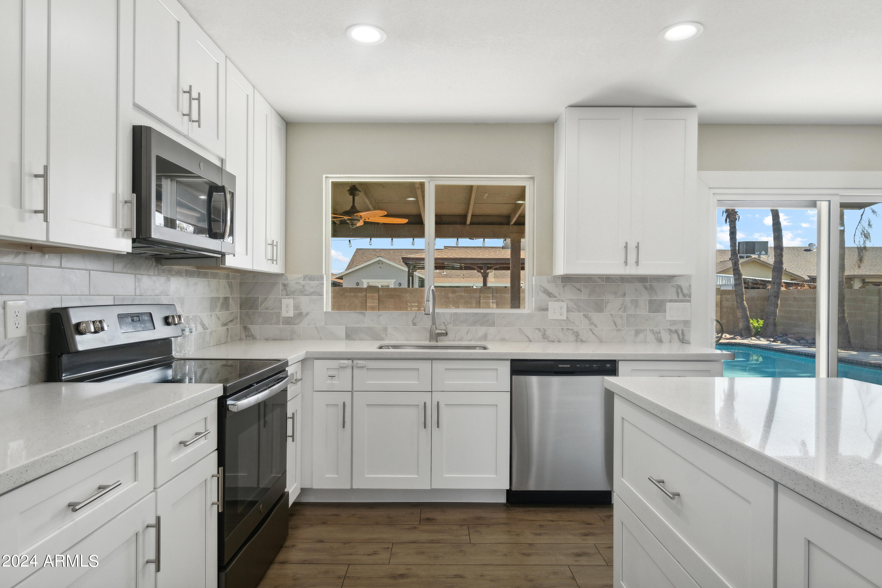 847 E HACKAMORE Street