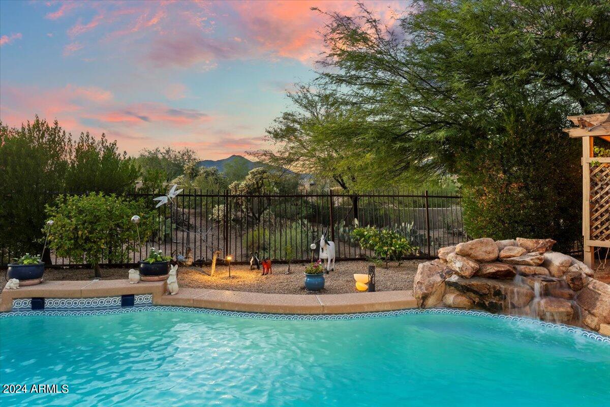 10154 E HAPPY HOLLOW Drive