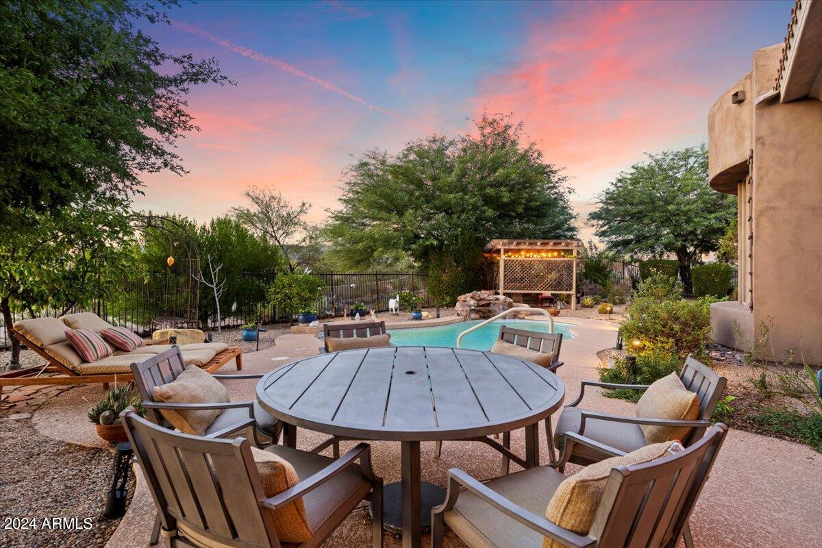 10154 E HAPPY HOLLOW Drive