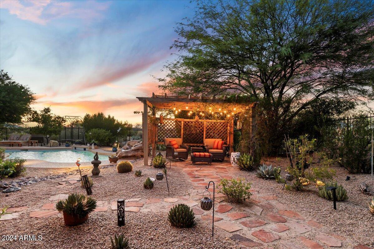 10154 E HAPPY HOLLOW Drive