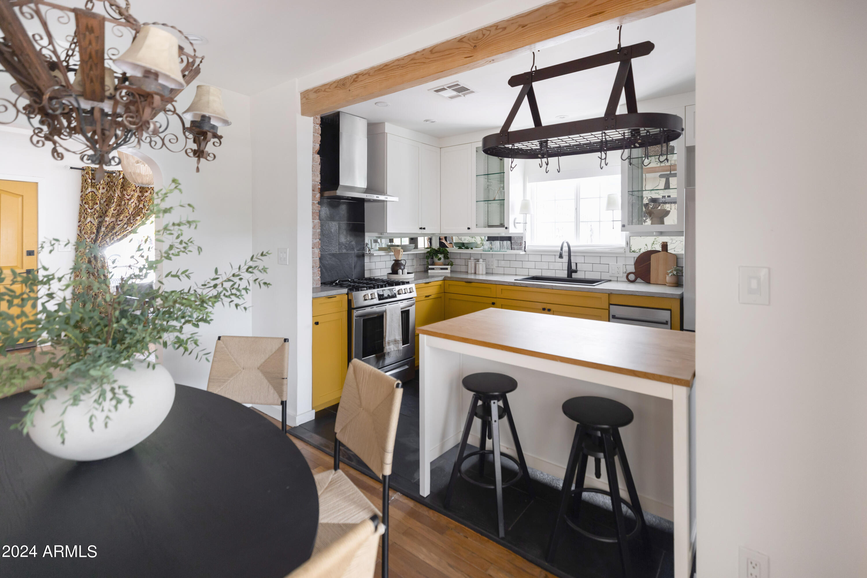 1509 W LYNWOOD Street