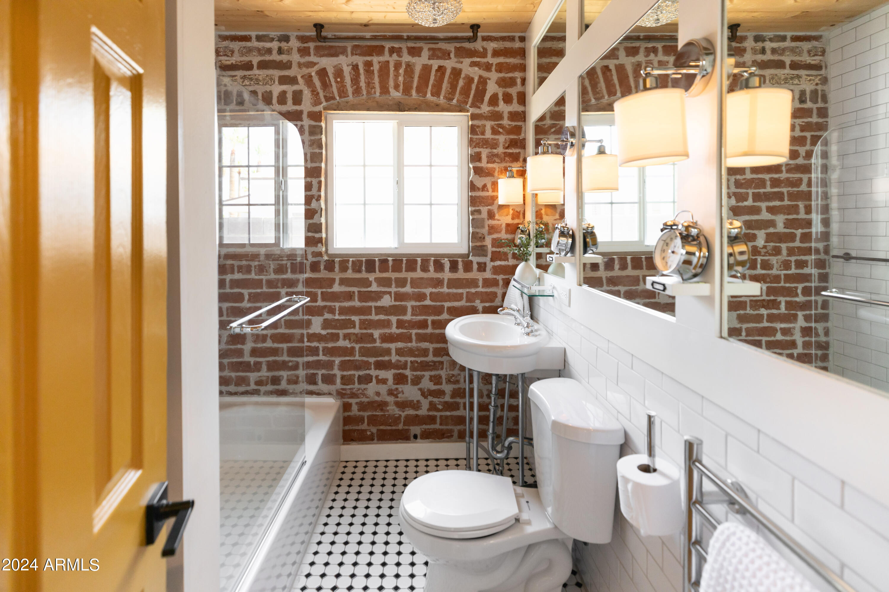 1509 W LYNWOOD Street