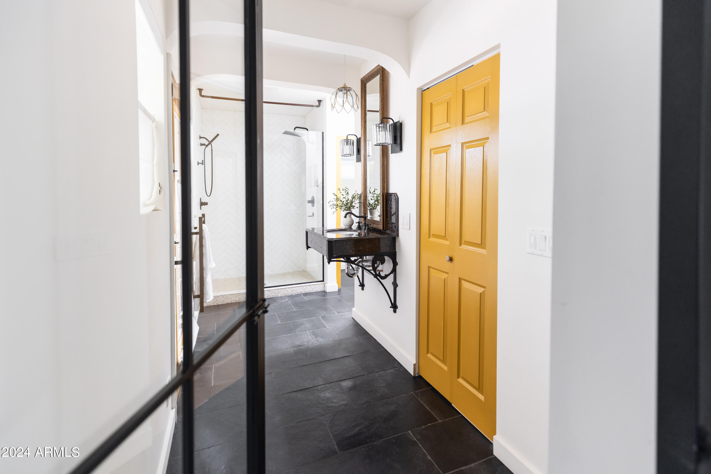 1509 W LYNWOOD Street