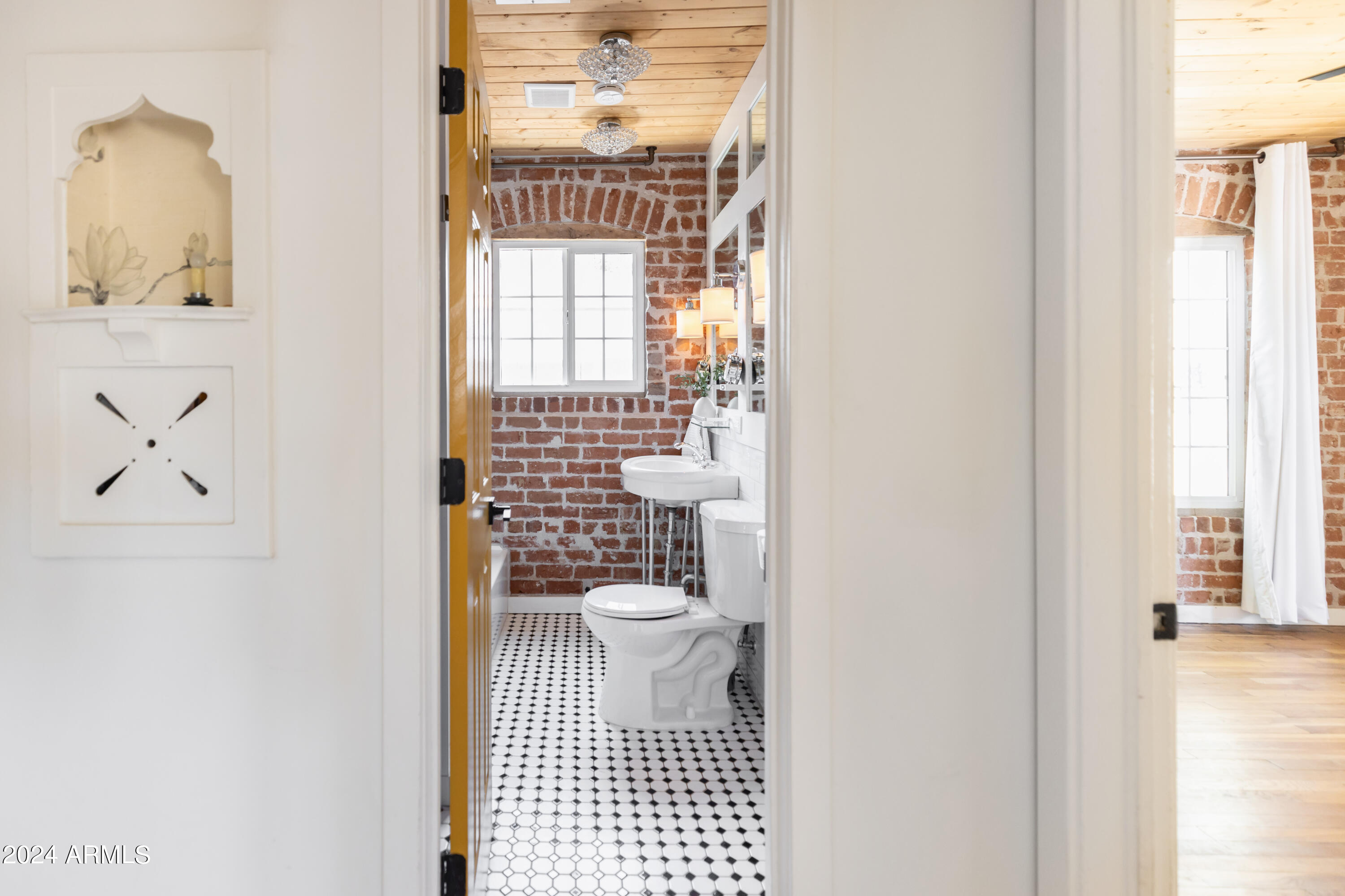 1509 W LYNWOOD Street