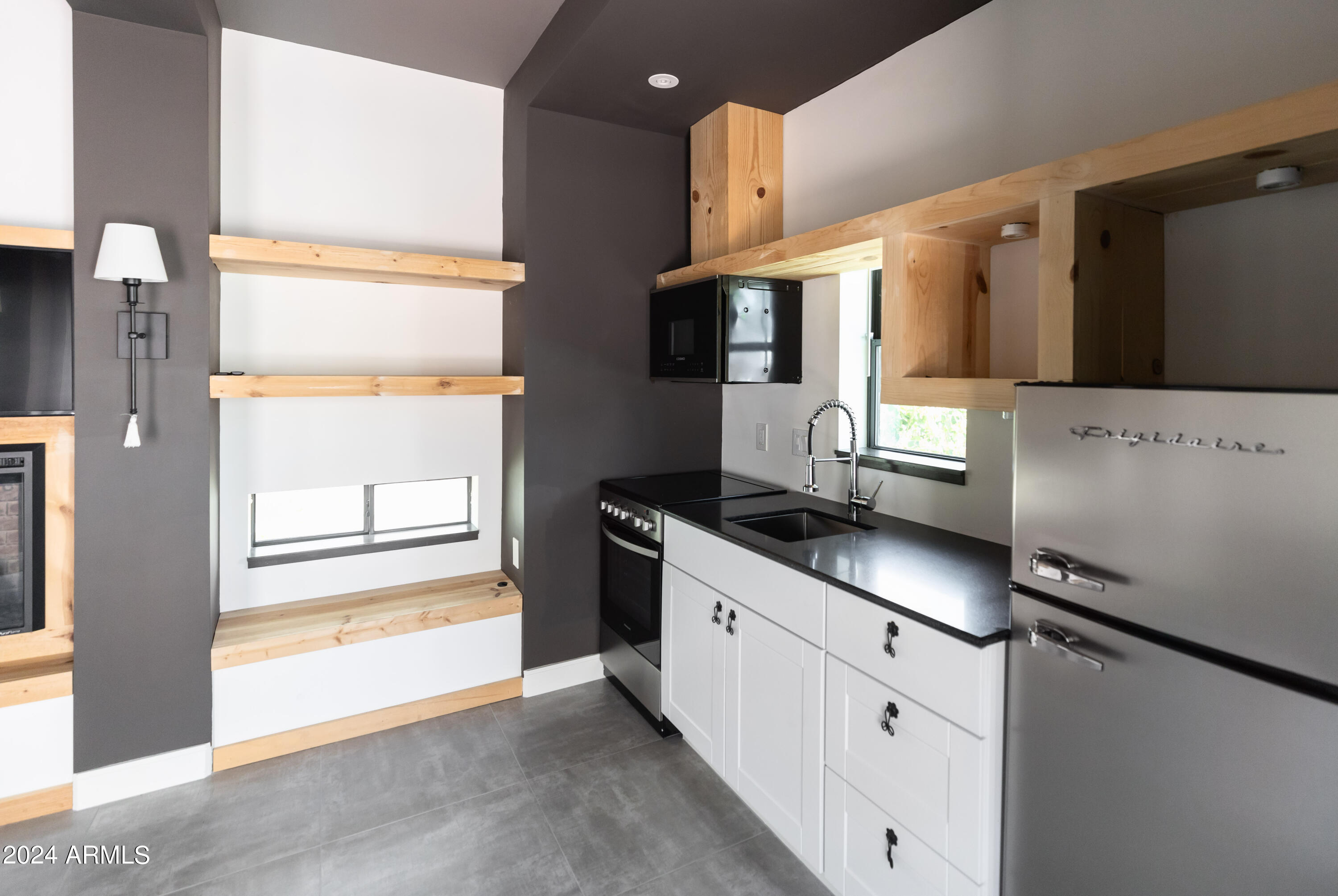 1509 W LYNWOOD Street