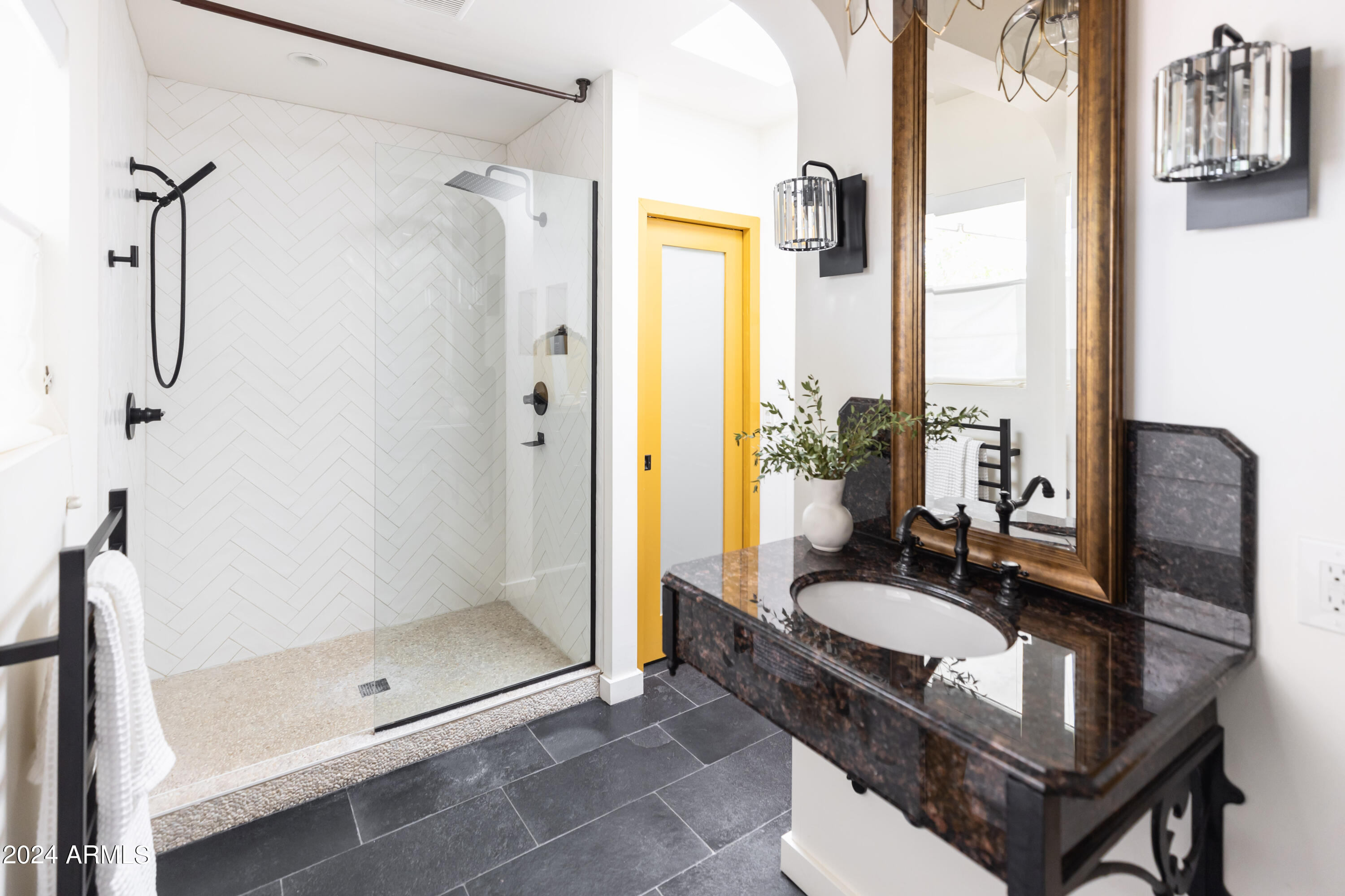 1509 W LYNWOOD Street