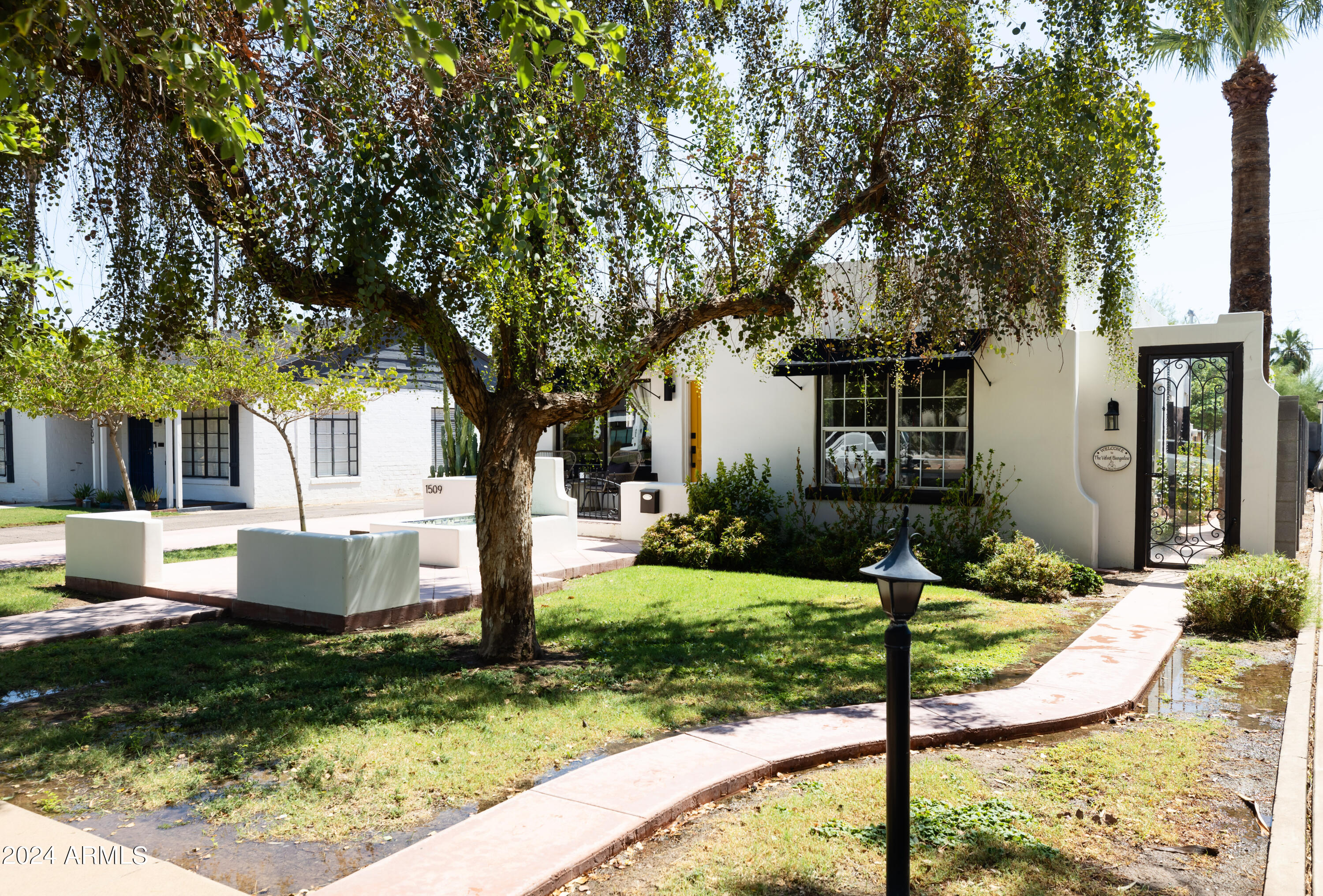 1509 W LYNWOOD Street