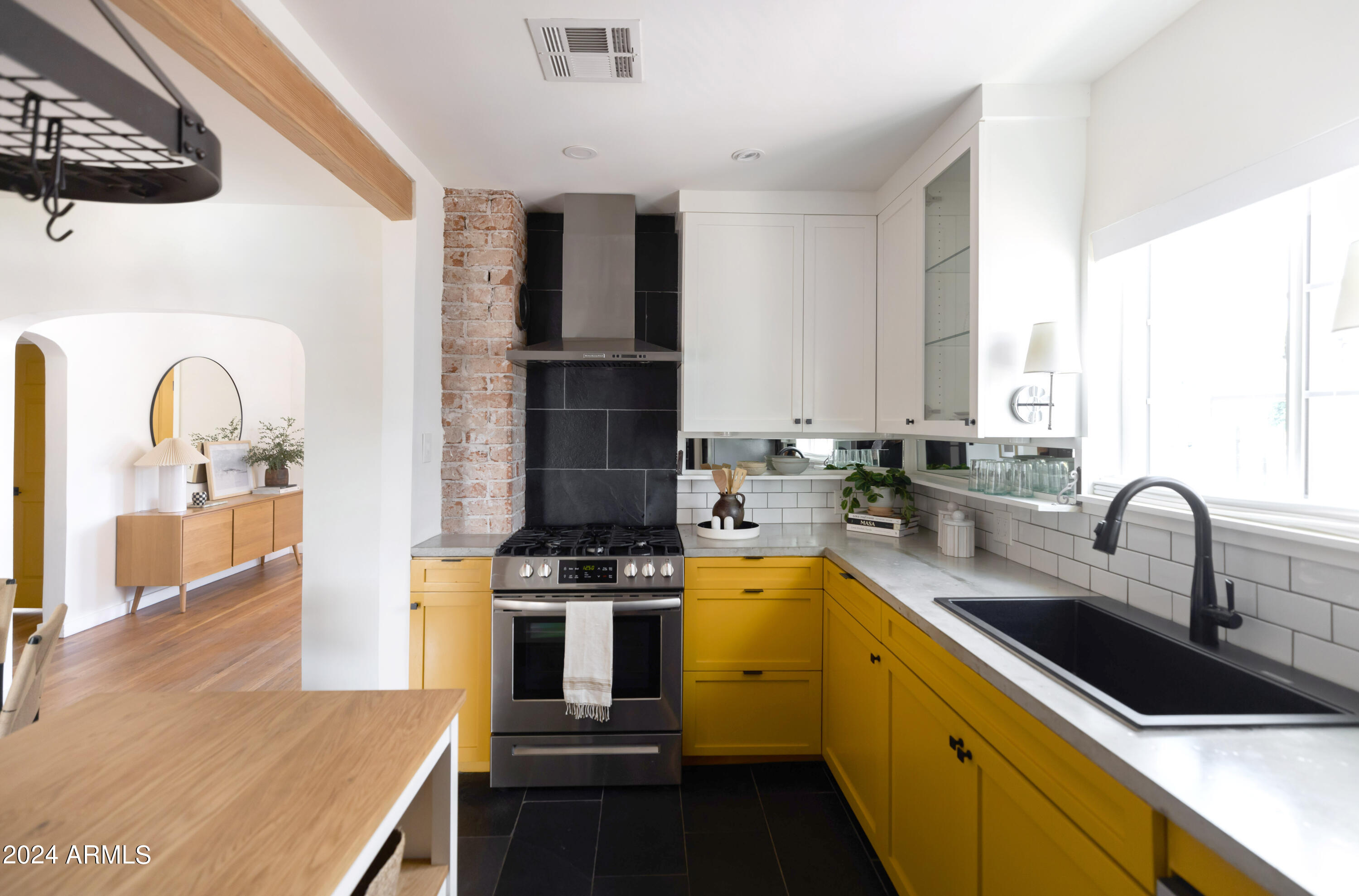 1509 W LYNWOOD Street