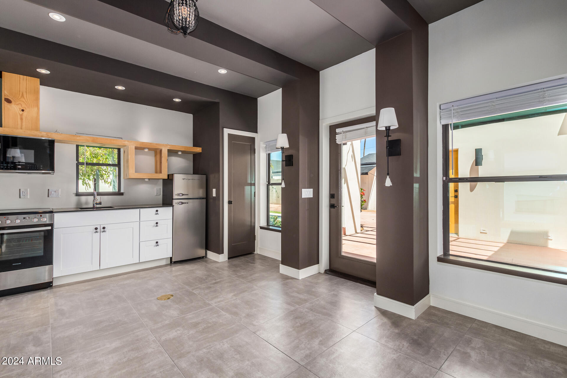 1509 W LYNWOOD Street