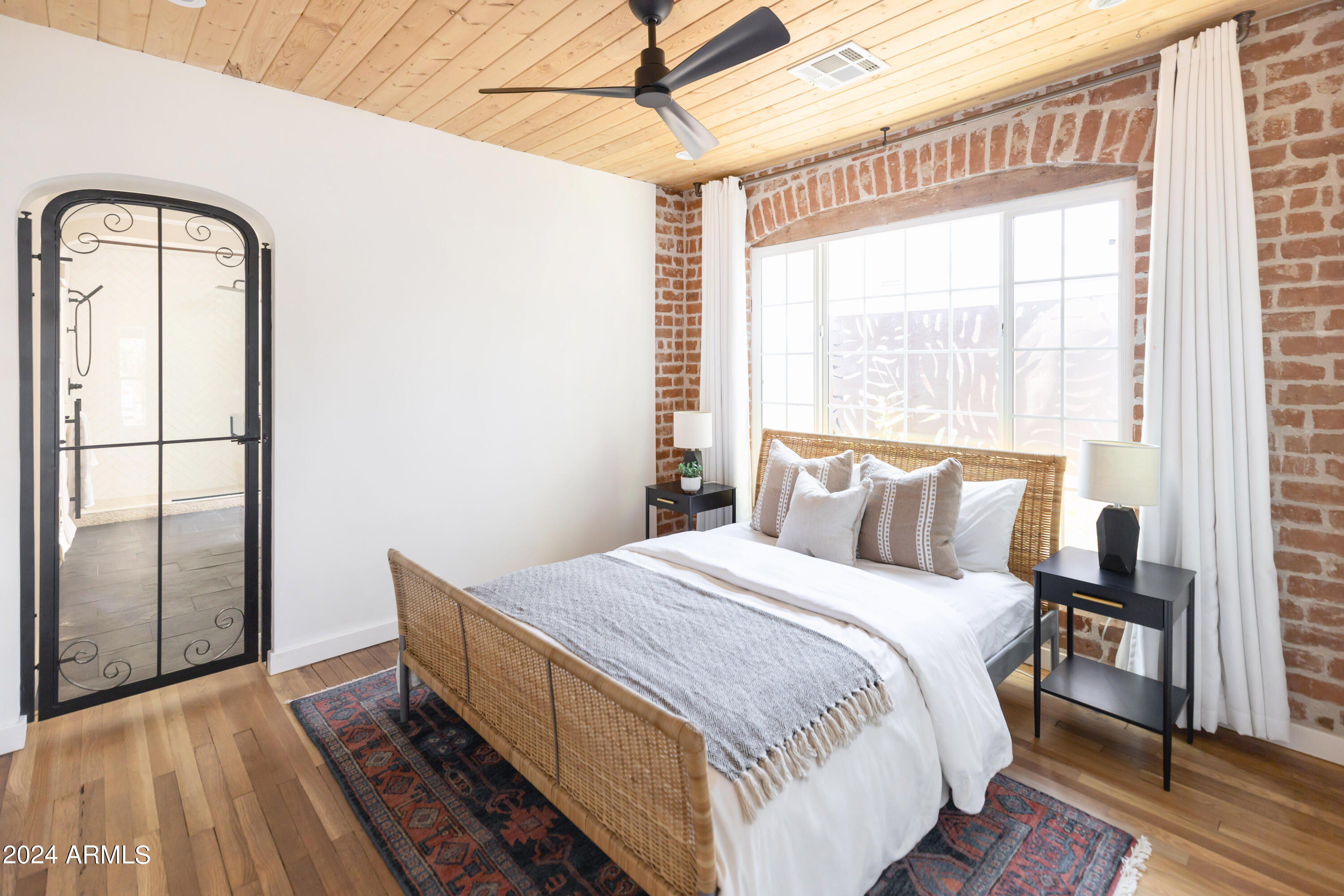 1509 W LYNWOOD Street