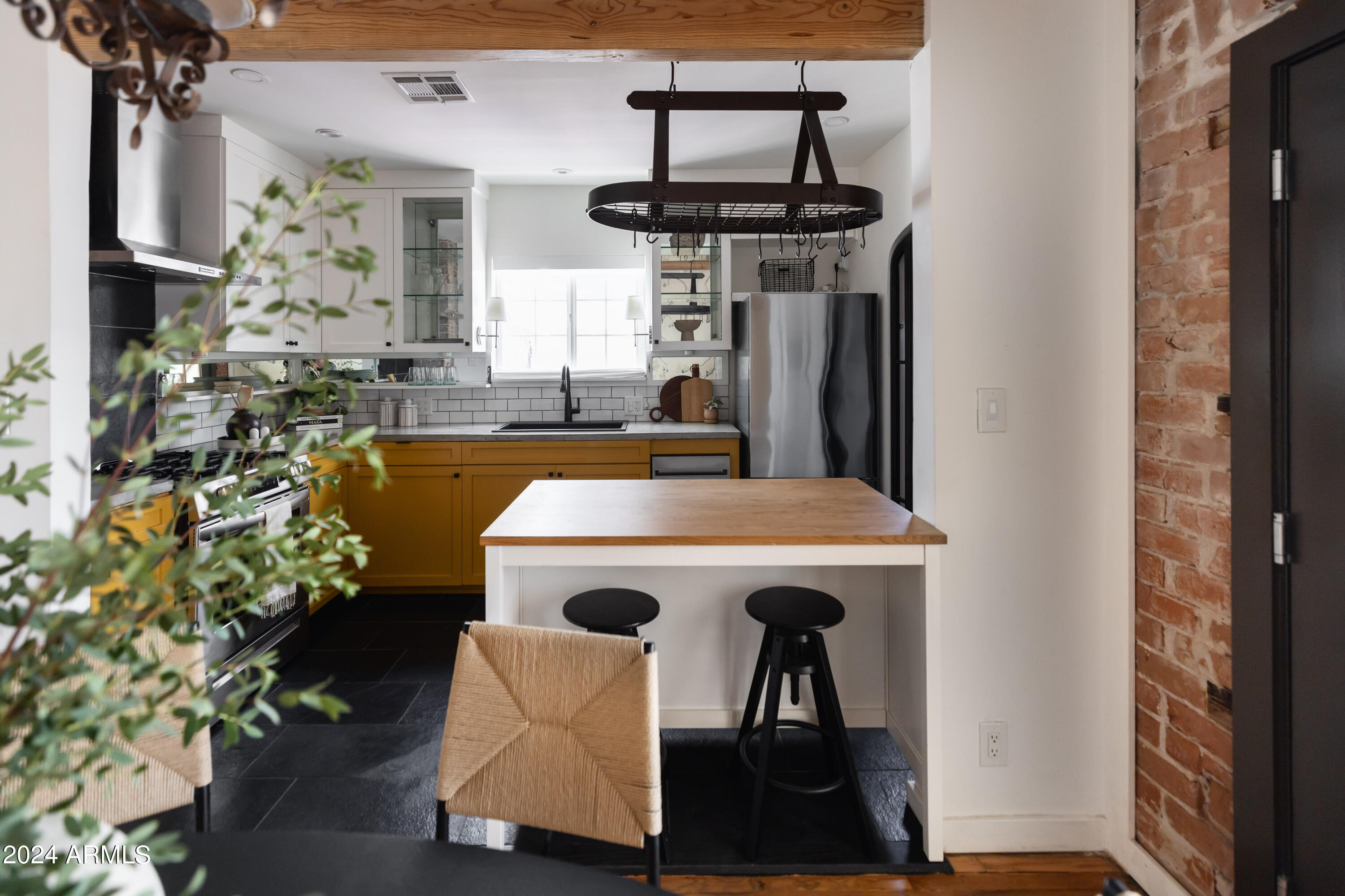 1509 W LYNWOOD Street