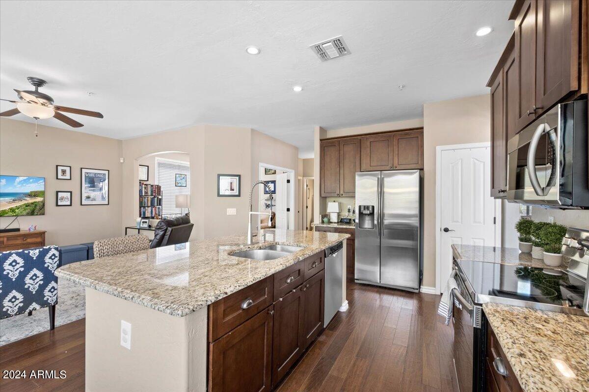 10577 E STAR OF THE DESERT Drive