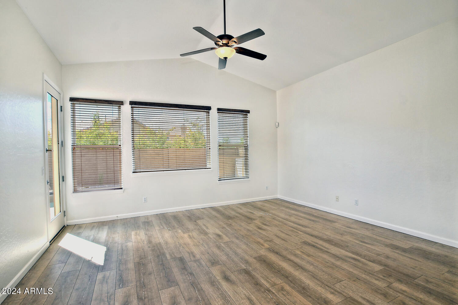 4623 E ROY ROGERS Road