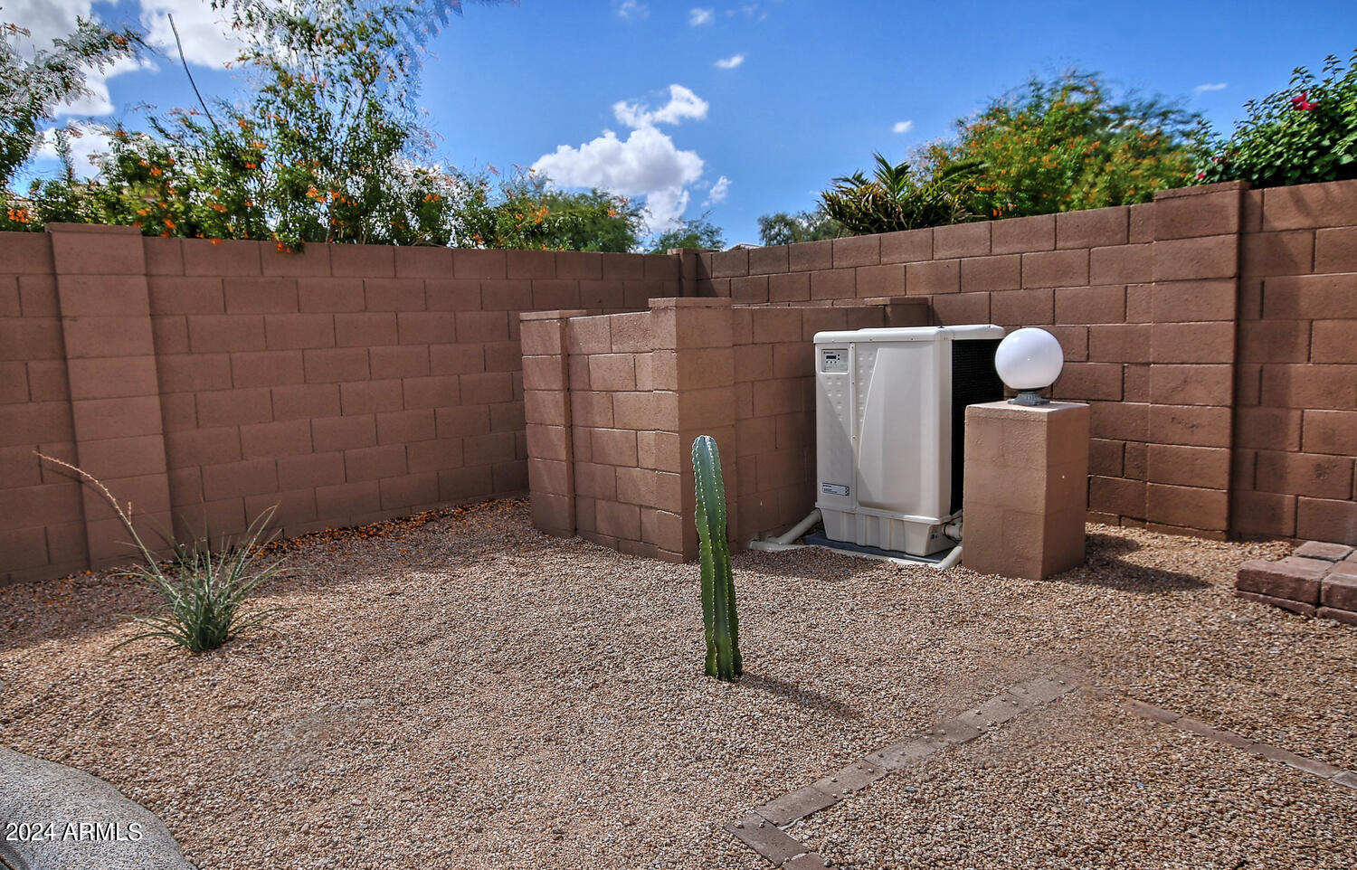 4623 E ROY ROGERS Road