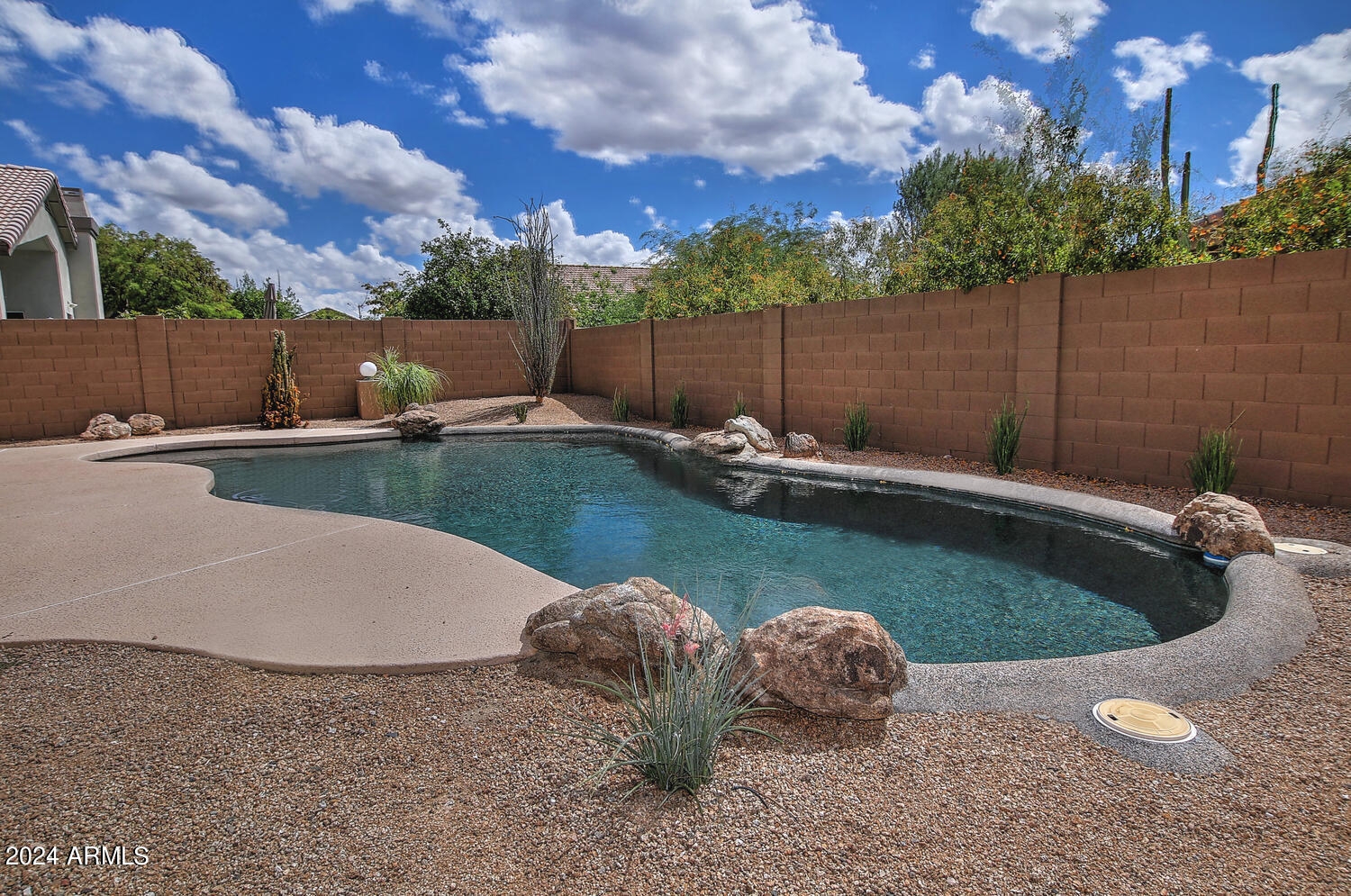 4623 E ROY ROGERS Road