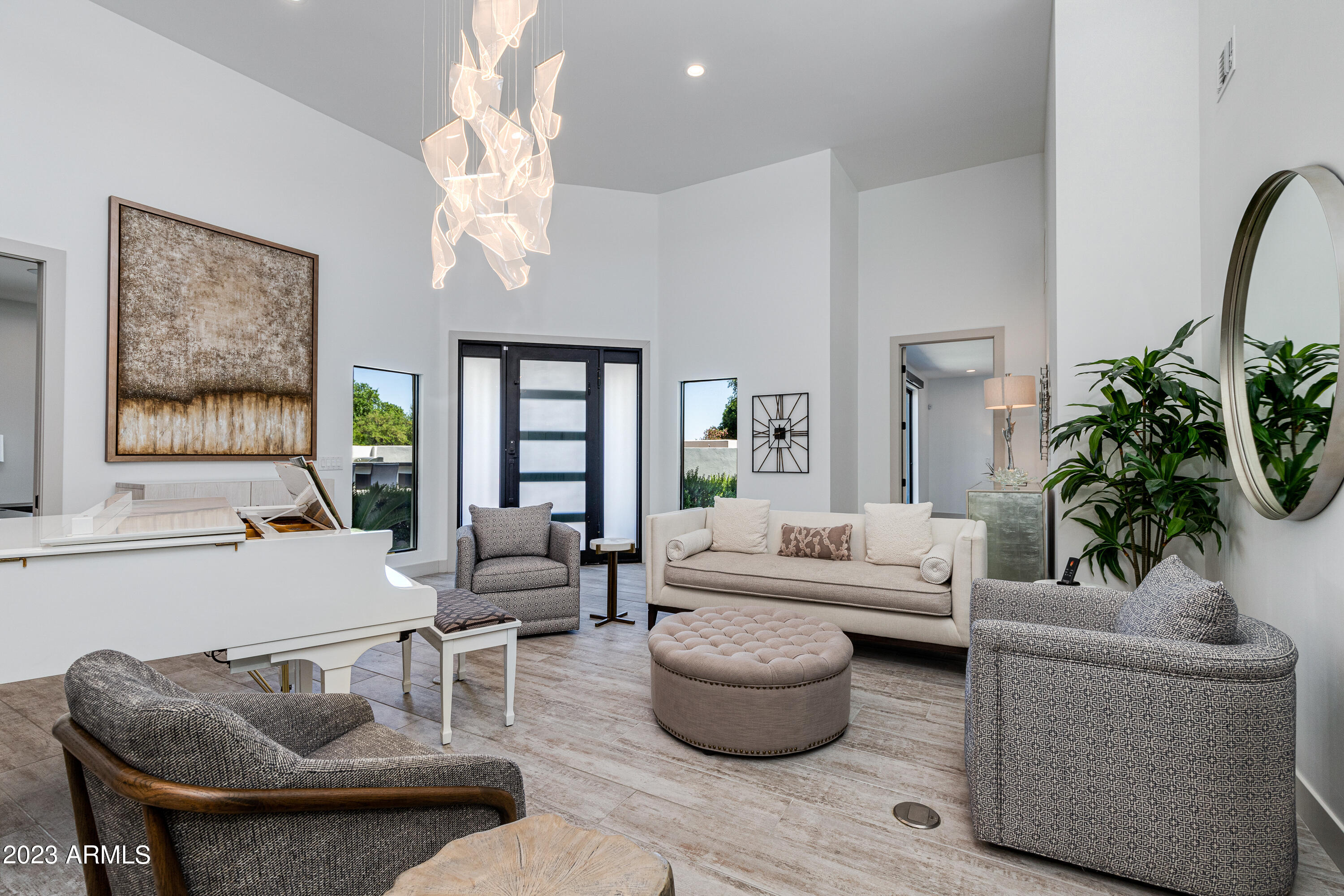 3110 E MARYLAND Avenue