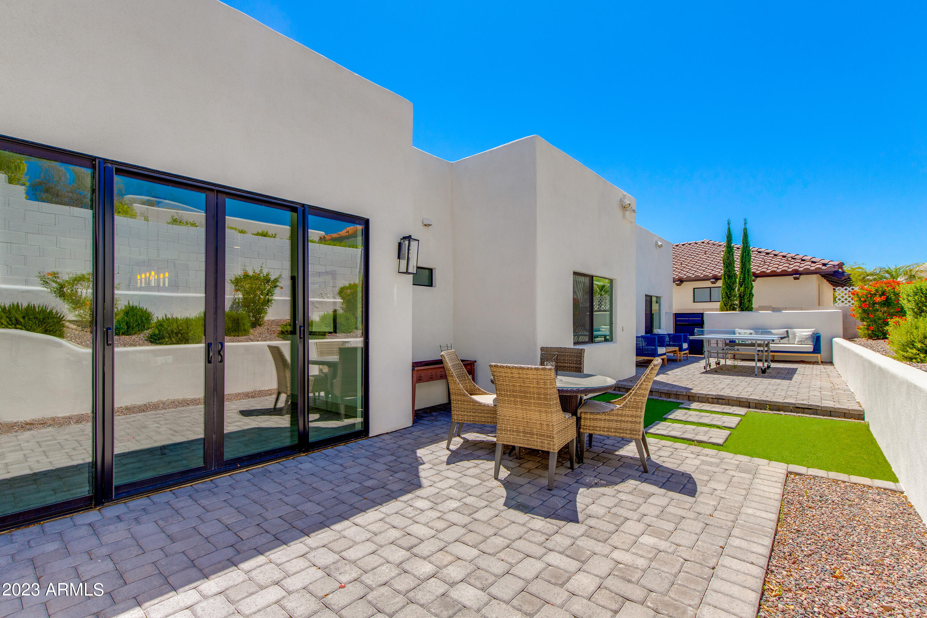 3110 E MARYLAND Avenue