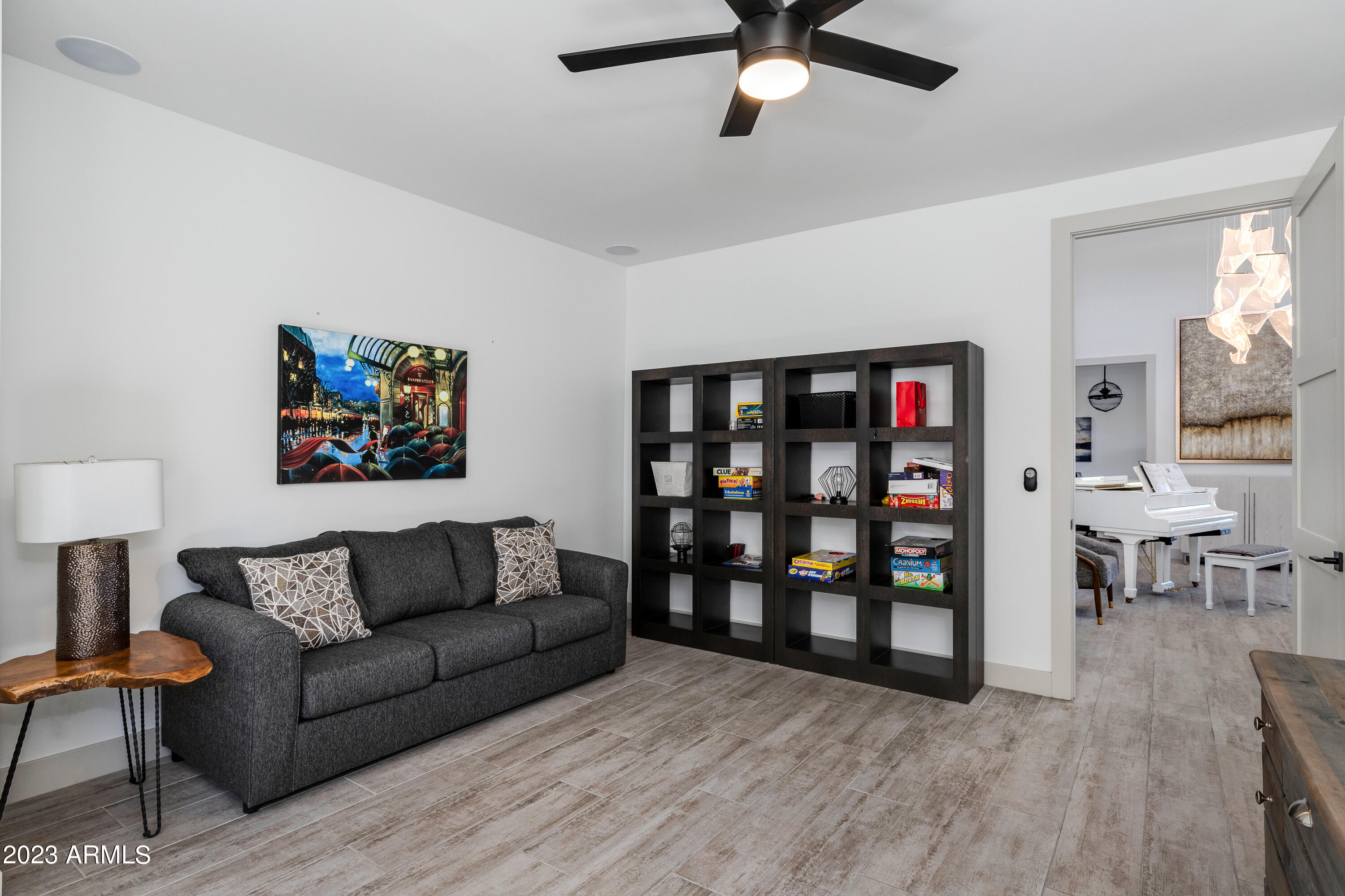 3110 E MARYLAND Avenue