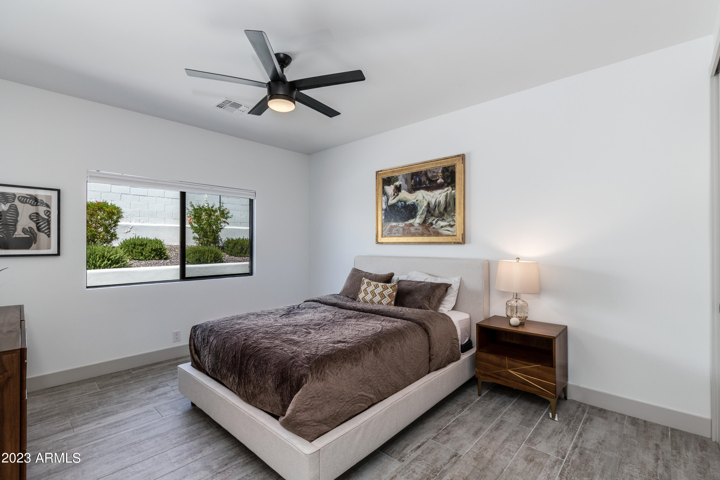 3110 E MARYLAND Avenue