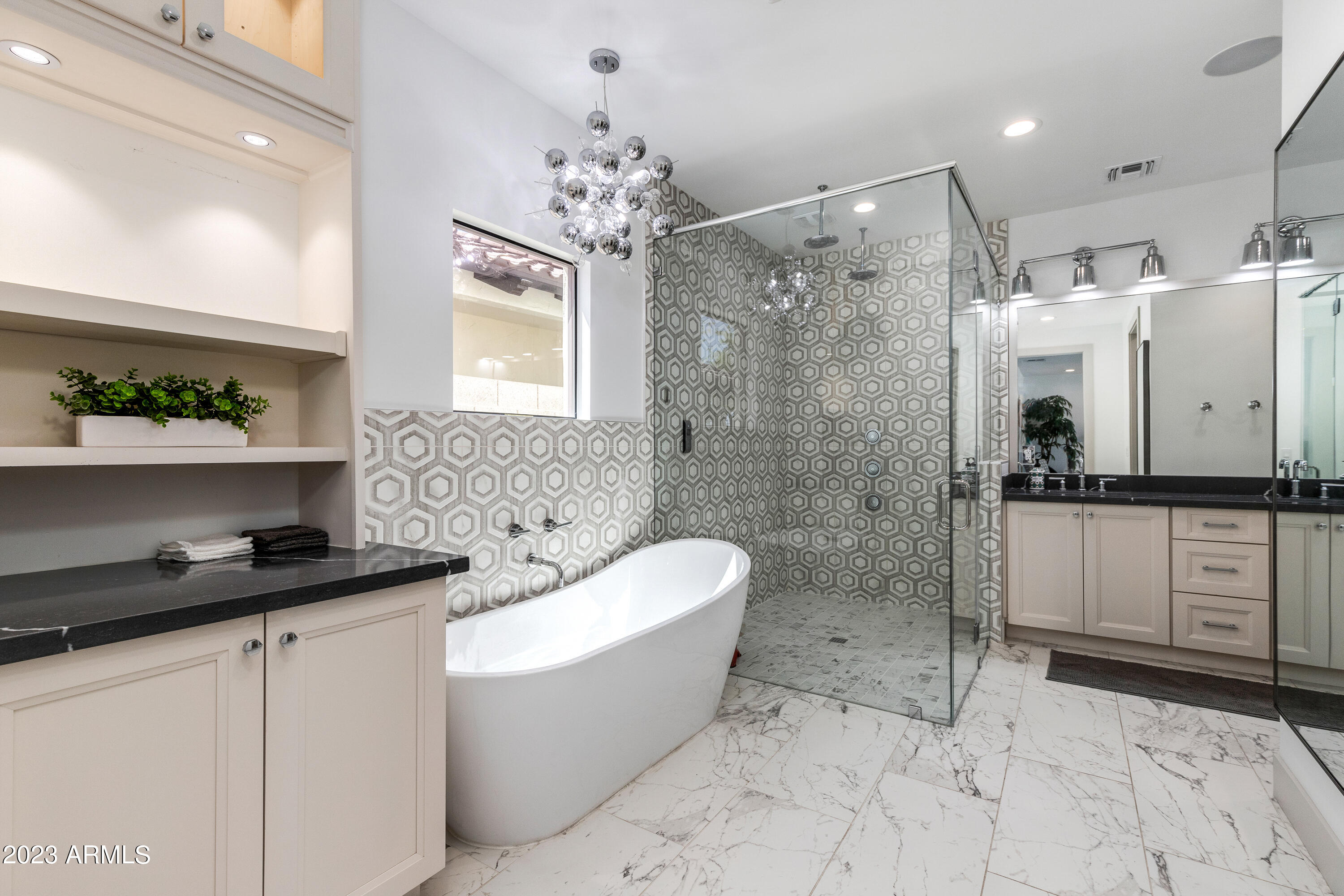 3110 E MARYLAND Avenue