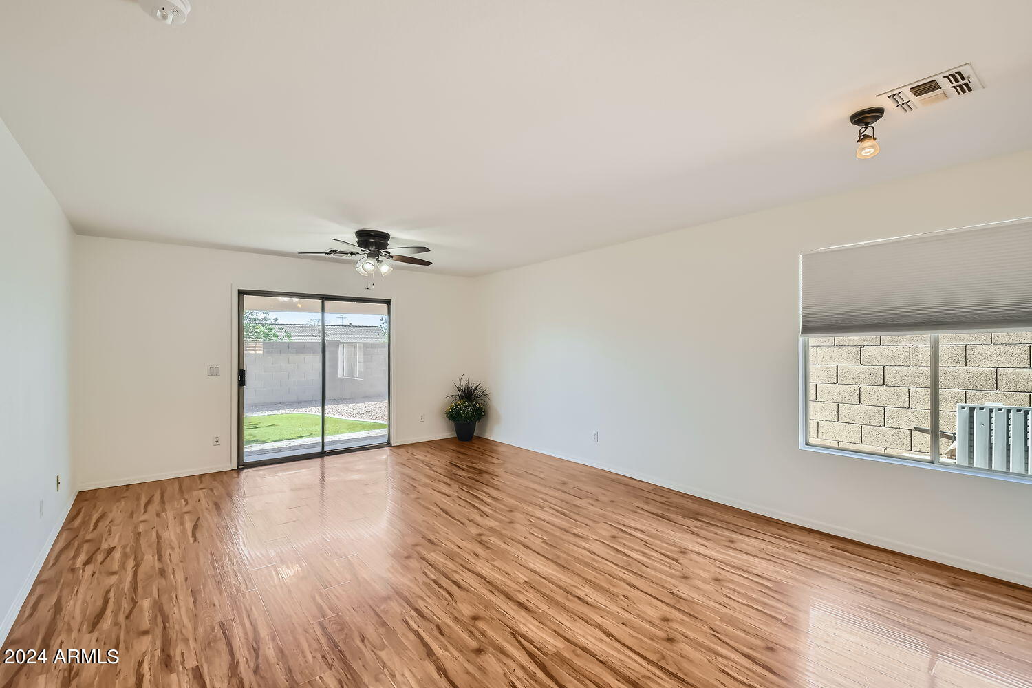 11405 W AMBER Trail
