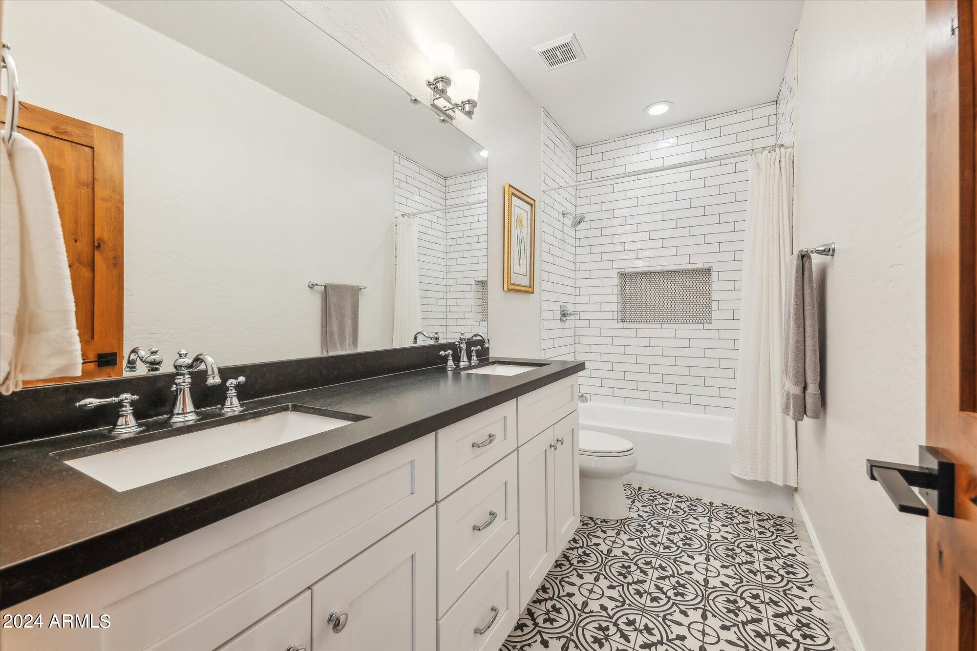 5518 E SAINT JOHN Road