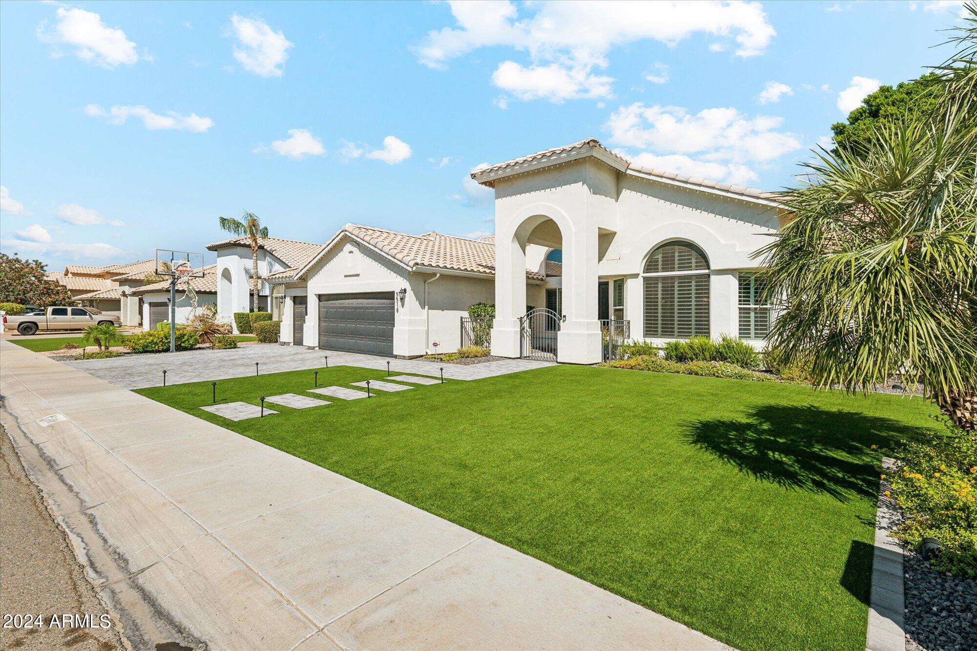 5518 E SAINT JOHN Road