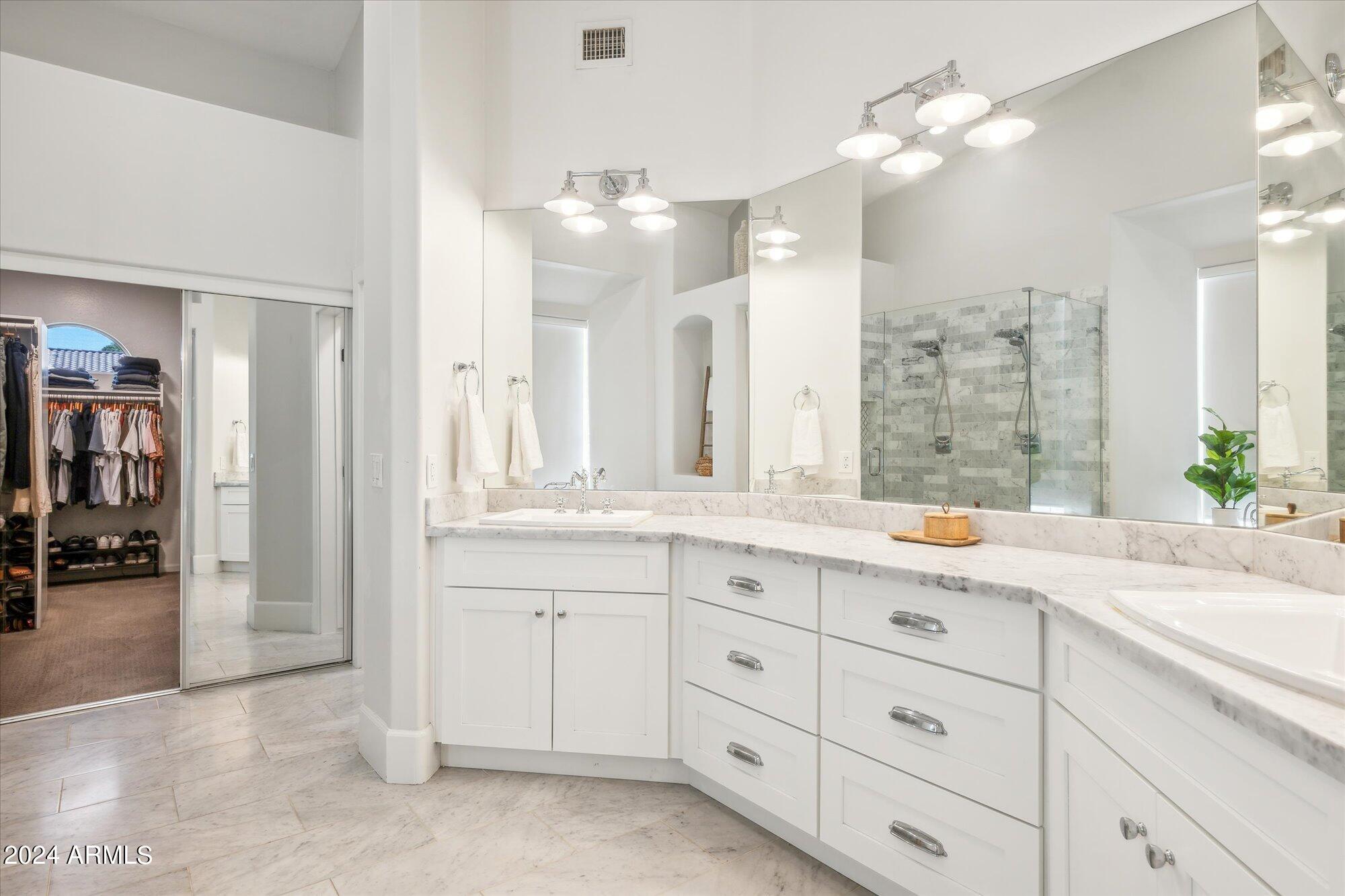 5518 E SAINT JOHN Road