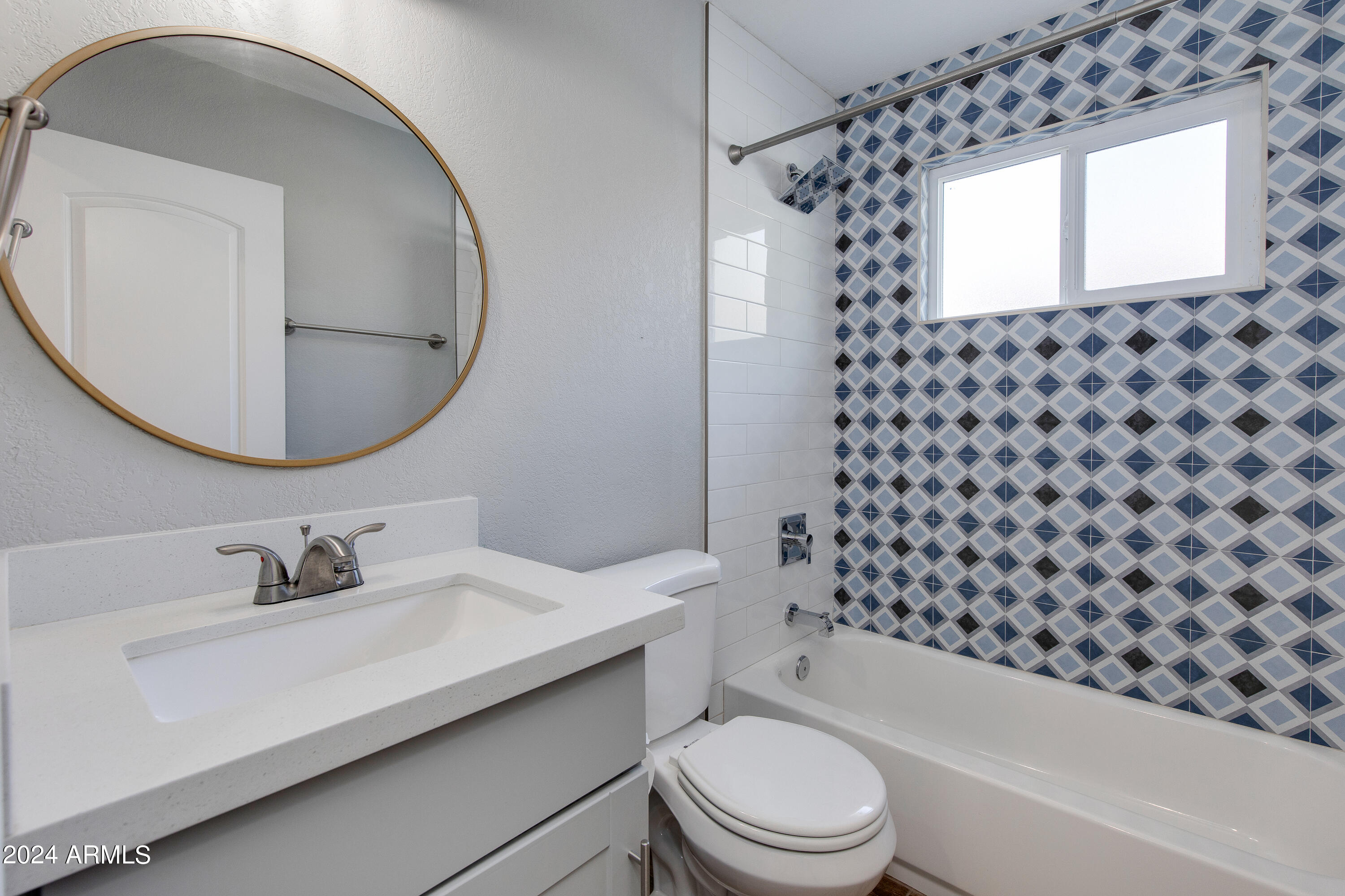 1307 W ELM Street