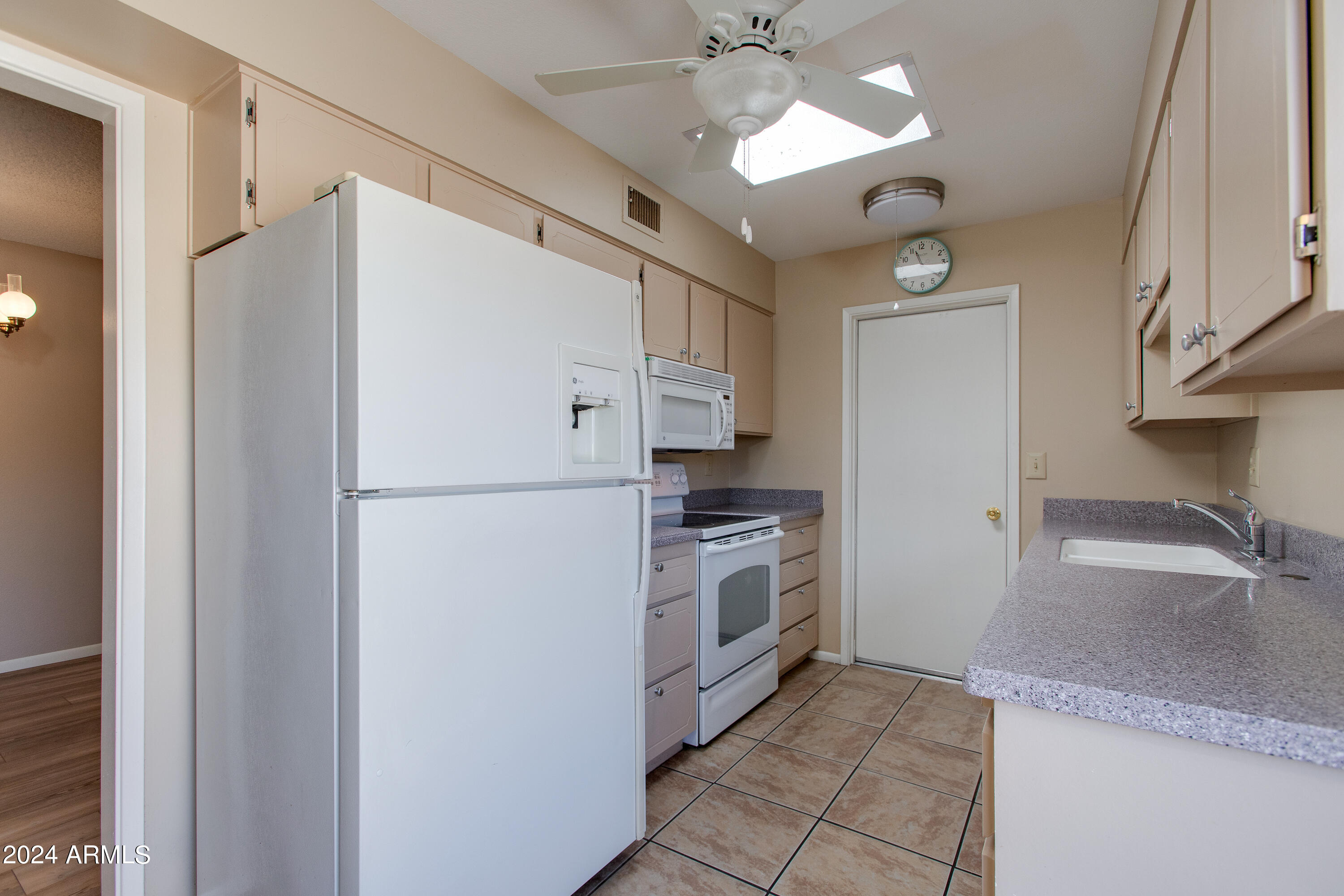 10822 W Santa Fe Drive