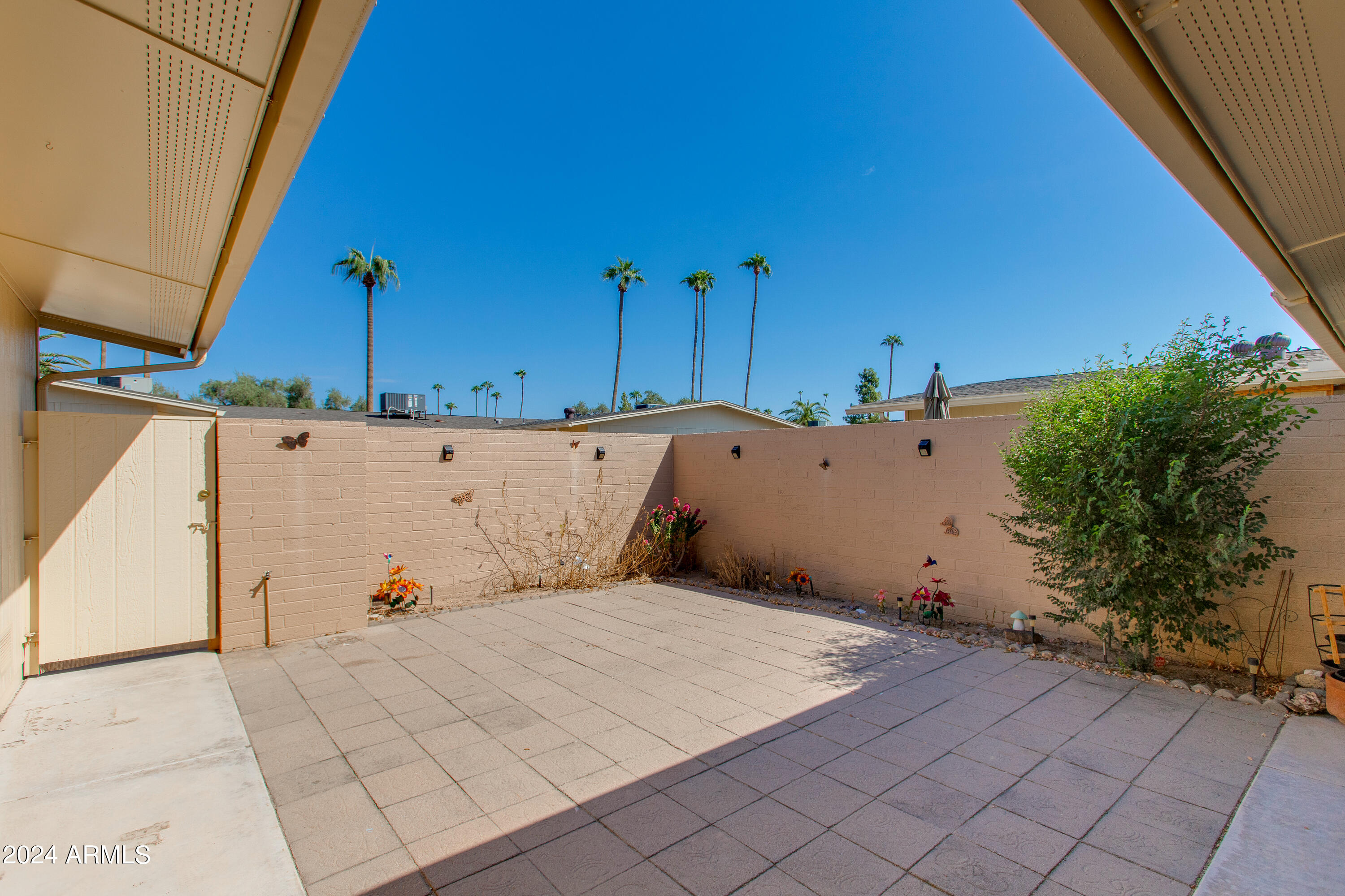 10822 W Santa Fe Drive