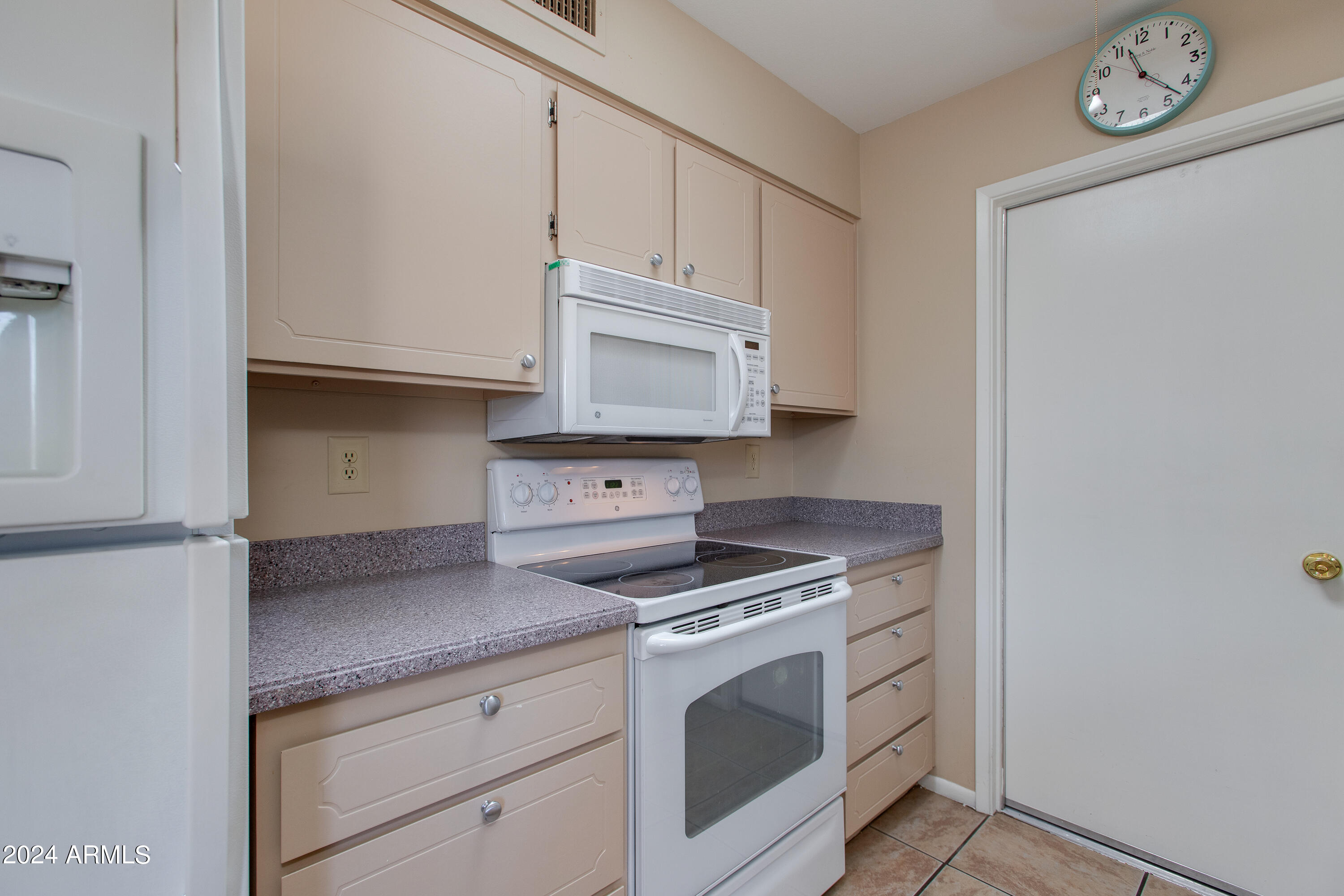 10822 W Santa Fe Drive