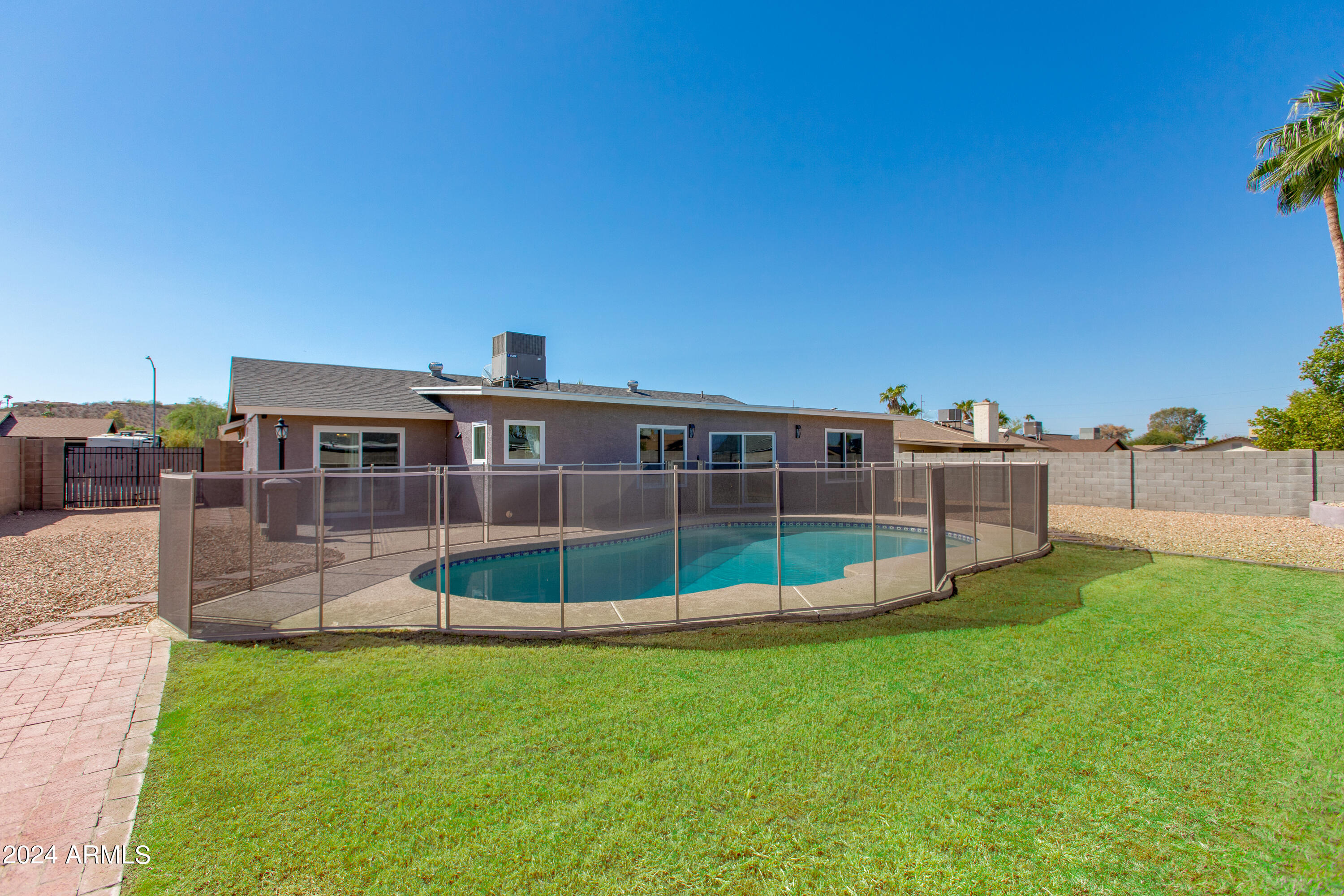 902 E LE MARCHE Avenue