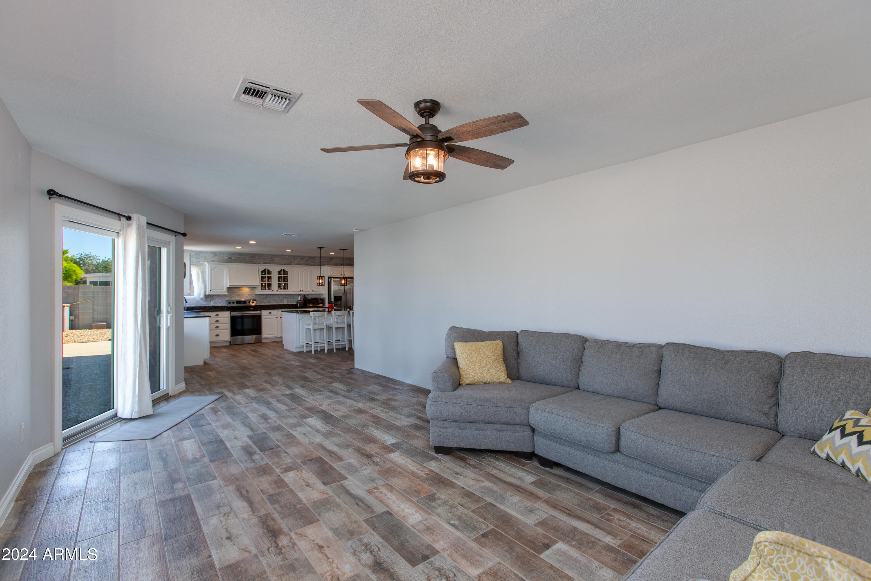 902 E LE MARCHE Avenue