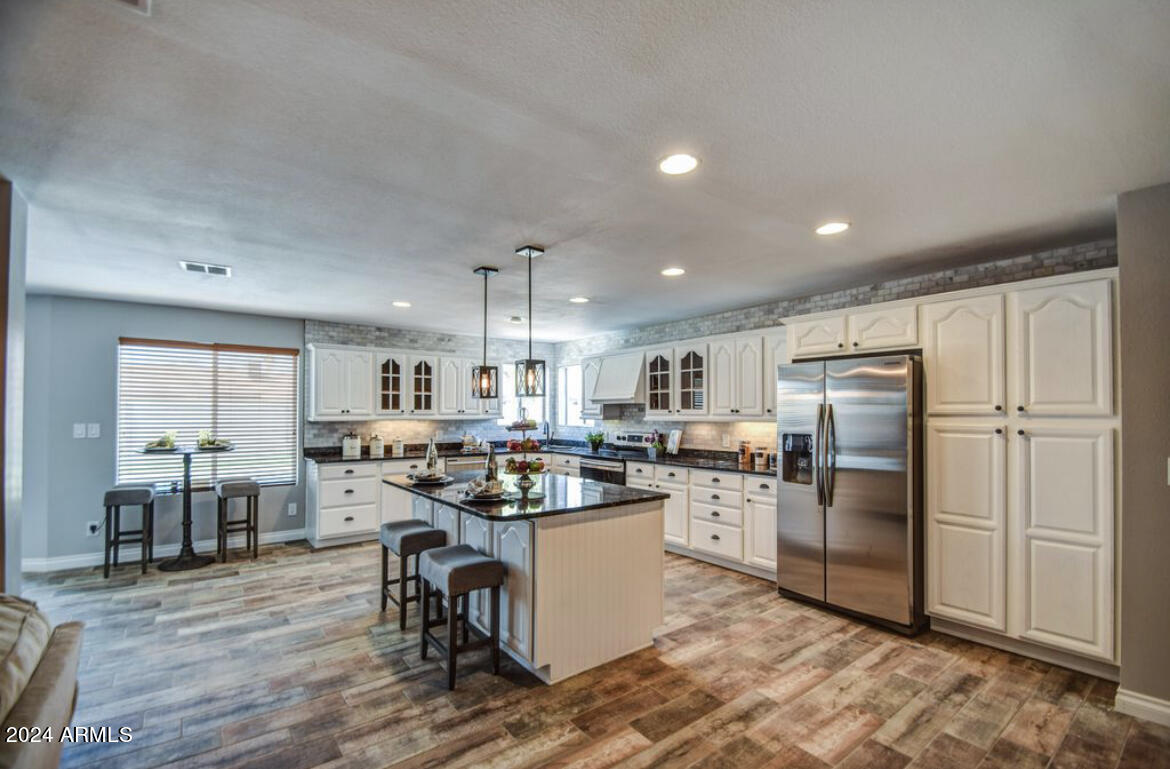 902 E LE MARCHE Avenue