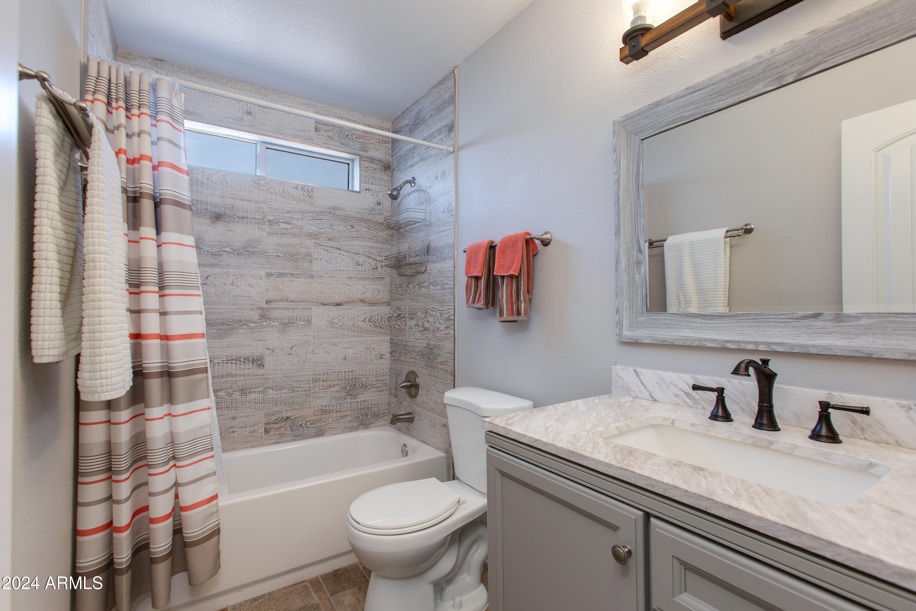 902 E LE MARCHE Avenue