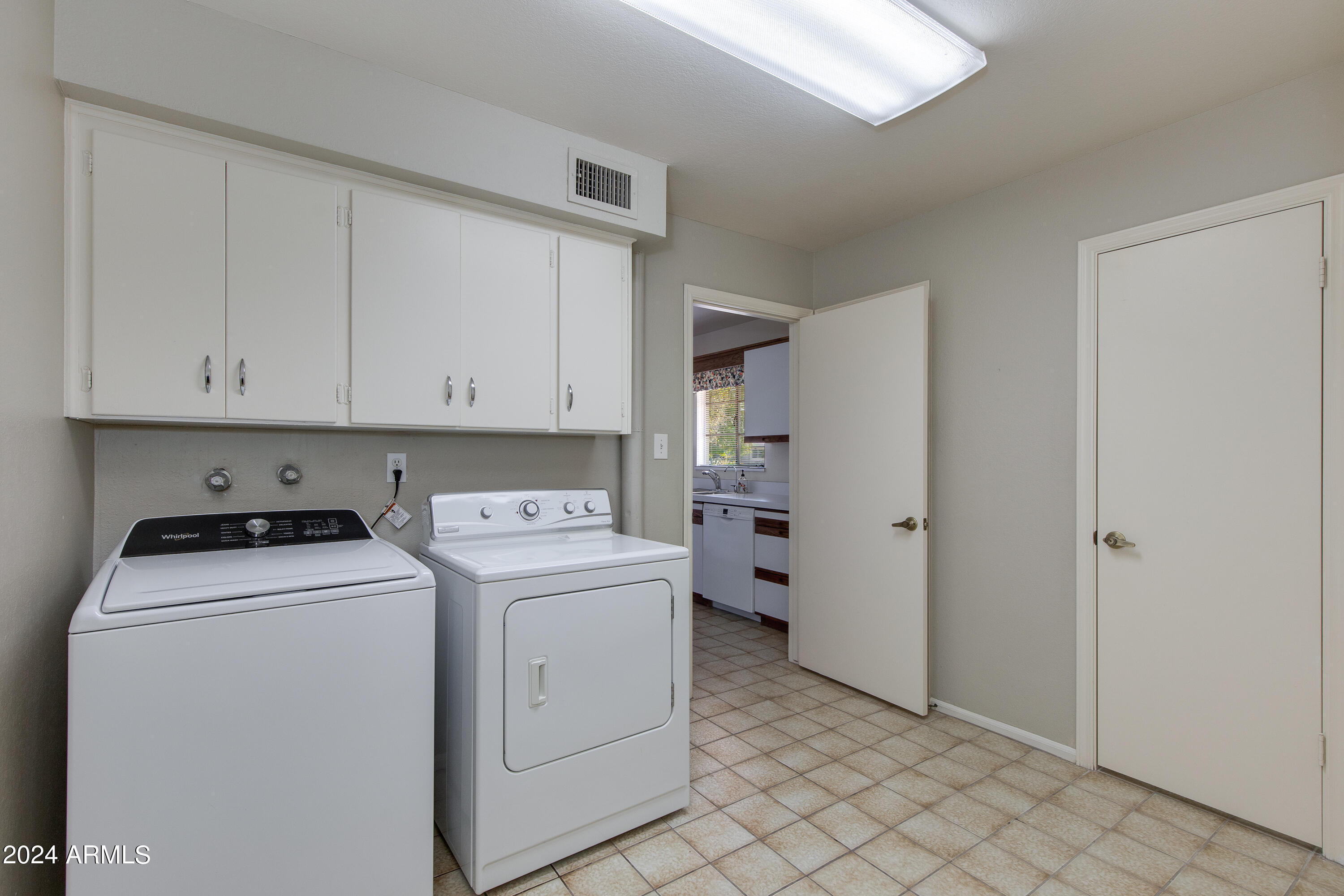 4924 E MULBERRY Drive