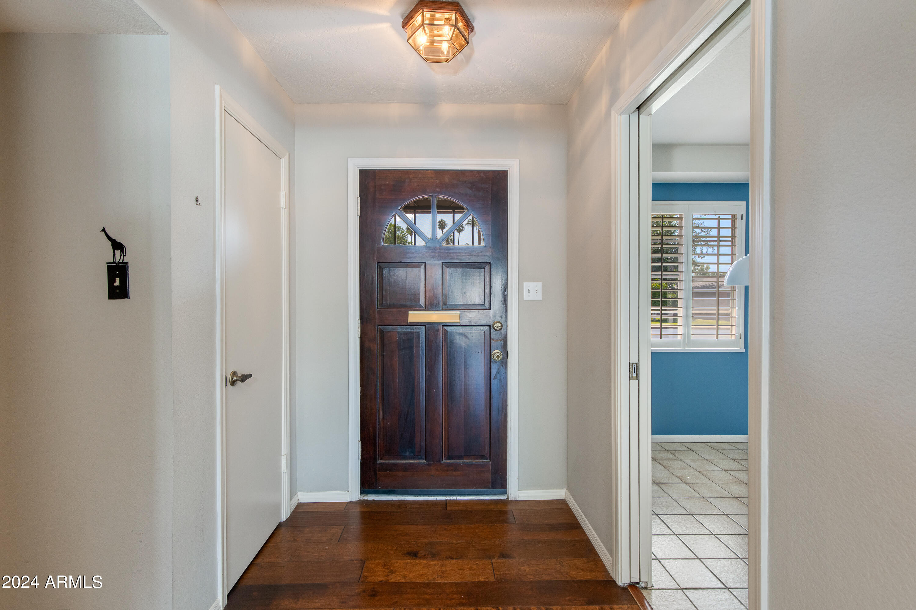 4924 E MULBERRY Drive