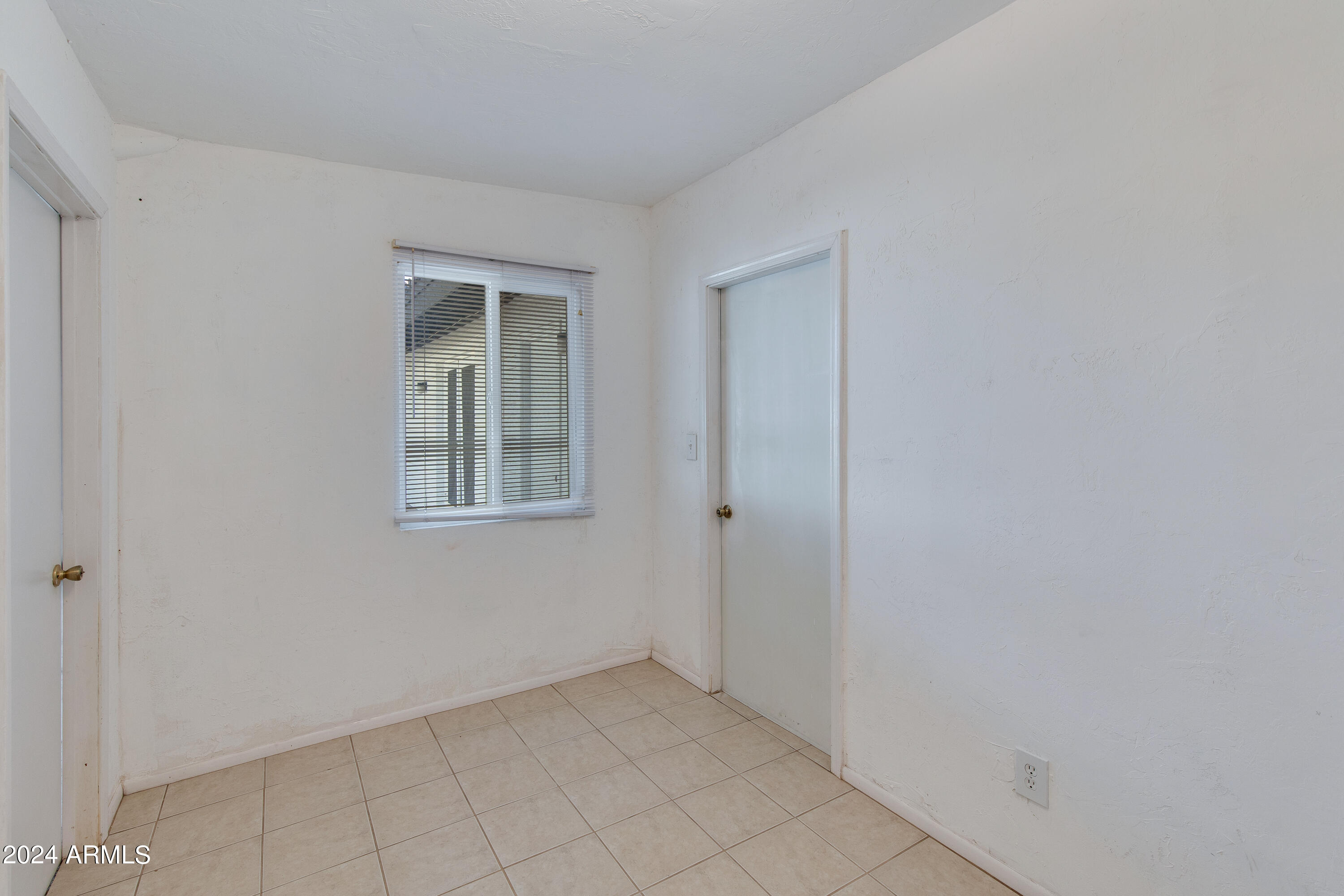 4924 E MULBERRY Drive