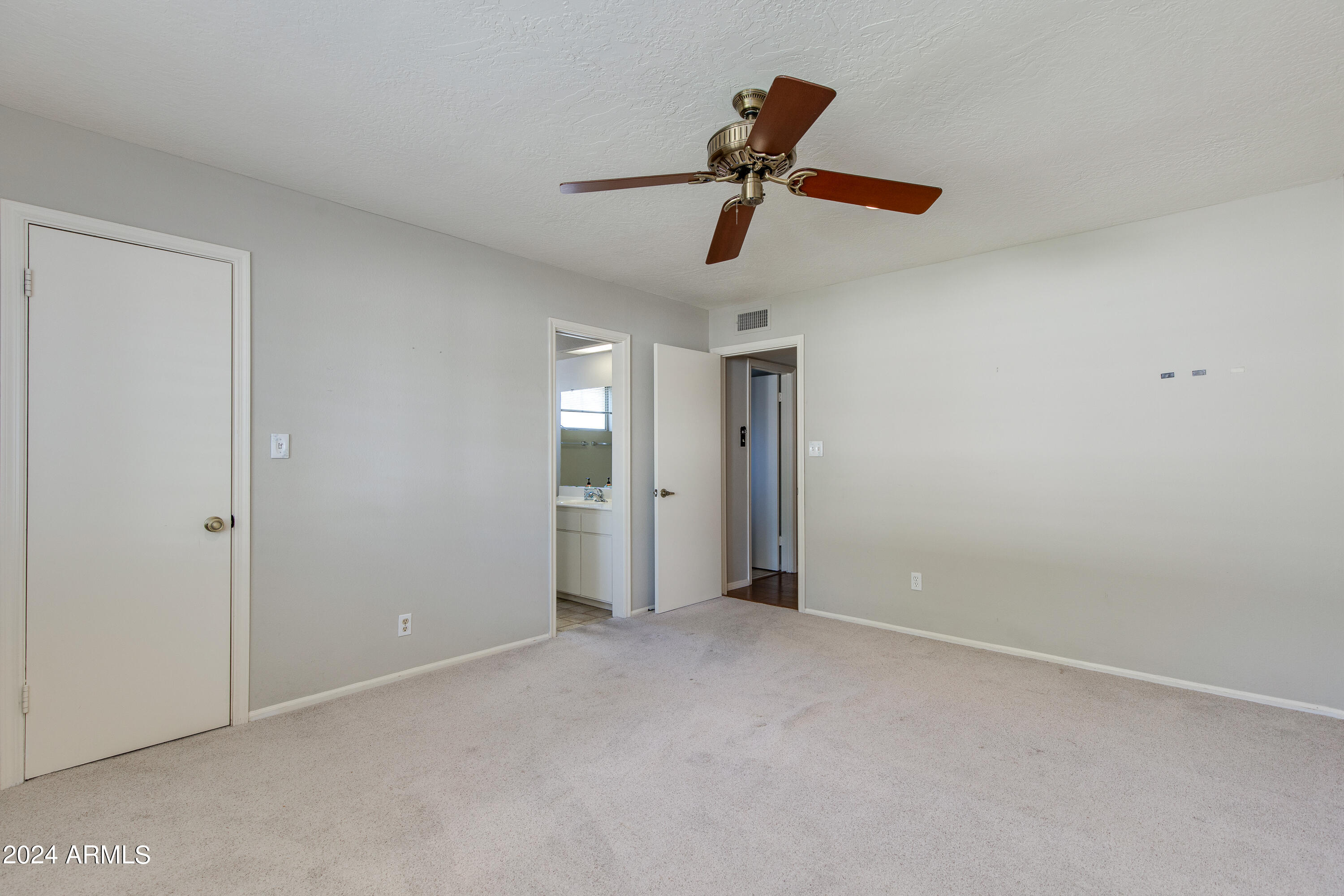 4924 E MULBERRY Drive